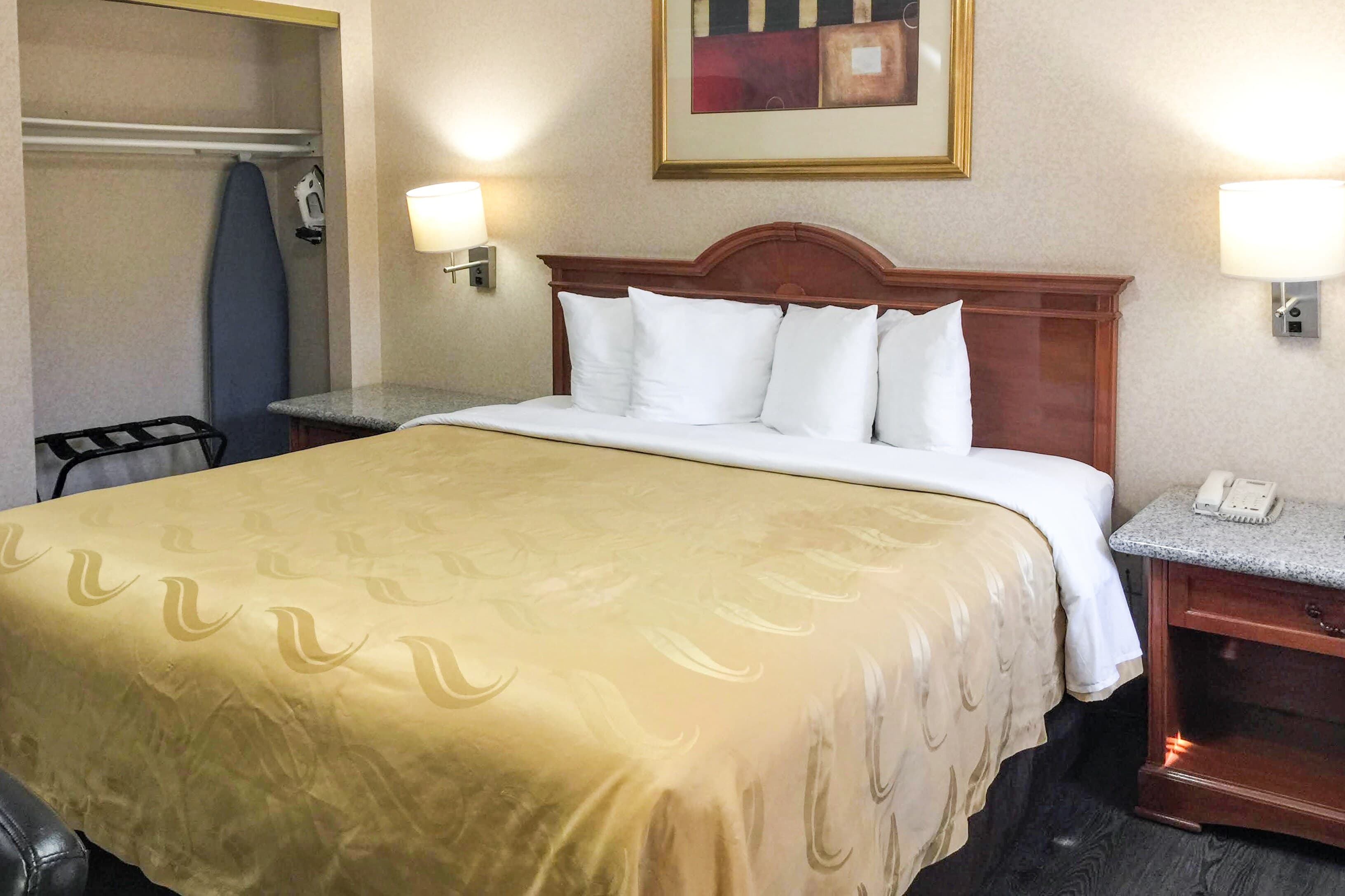 Quality Inn & Suites Oceanside Near Camp Pendleton — 7