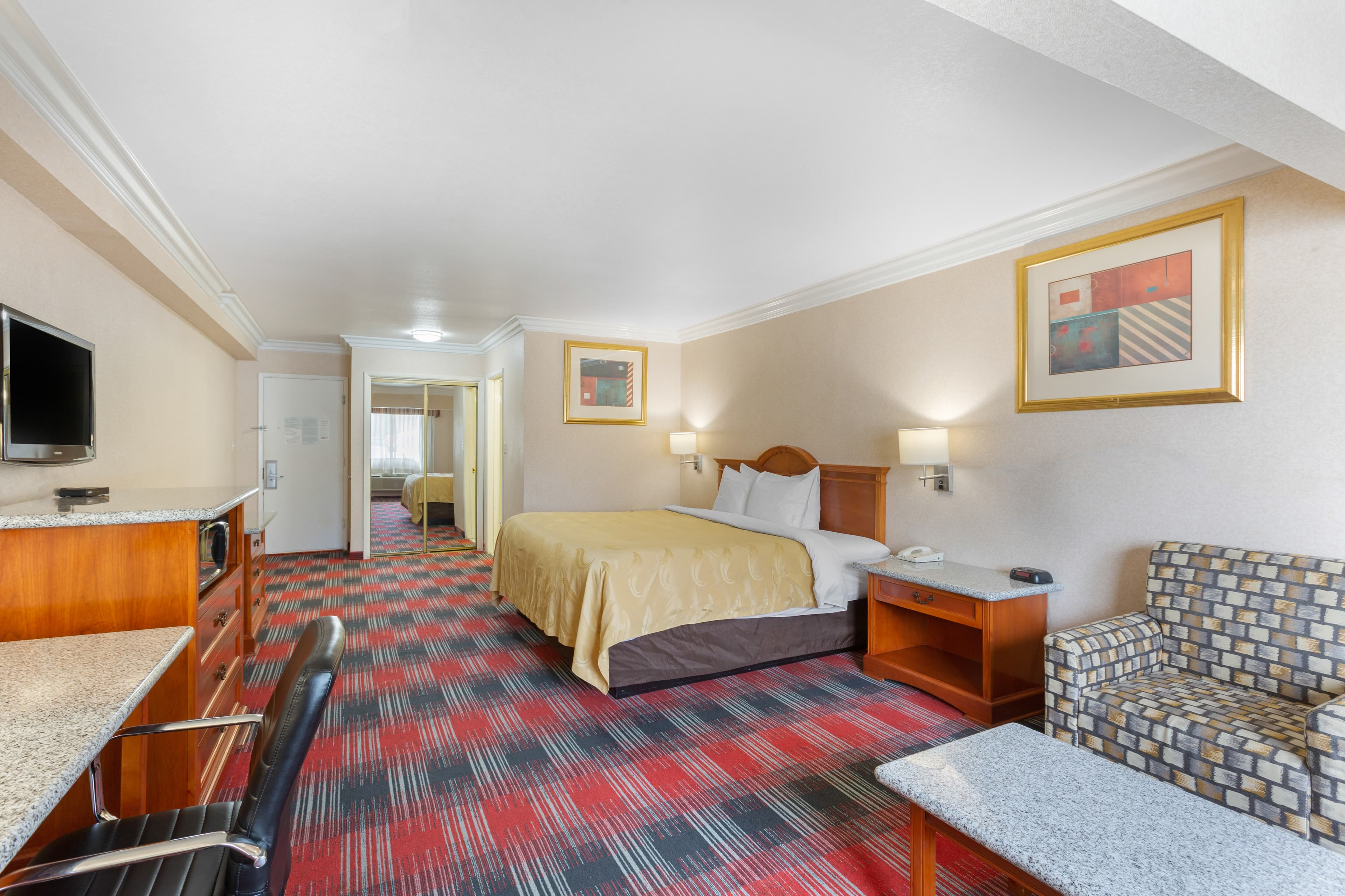 Quality Inn & Suites Oceanside Near Camp Pendleton - Image 3