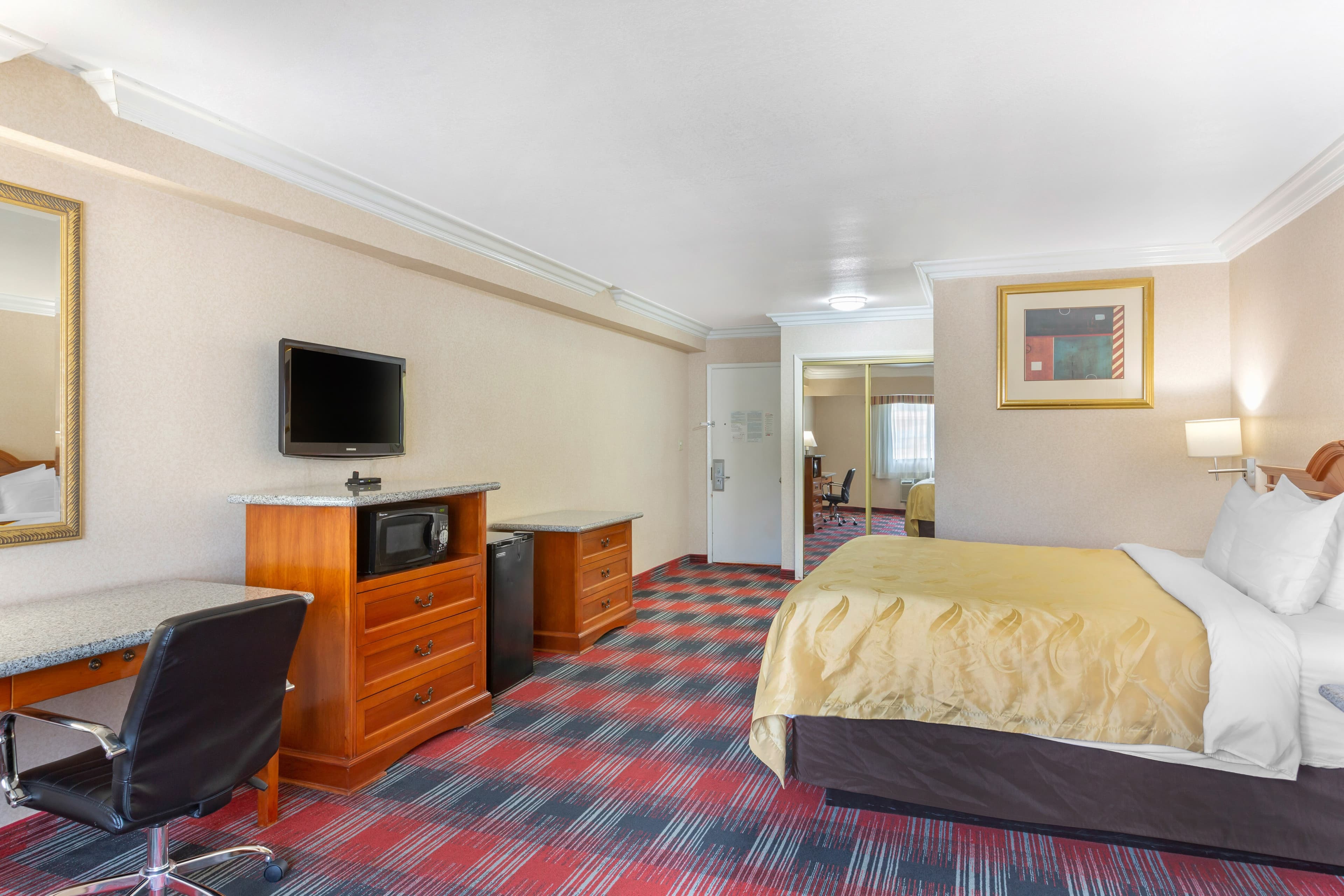 Quality Inn & Suites Oceanside Near Camp Pendleton - Image 5