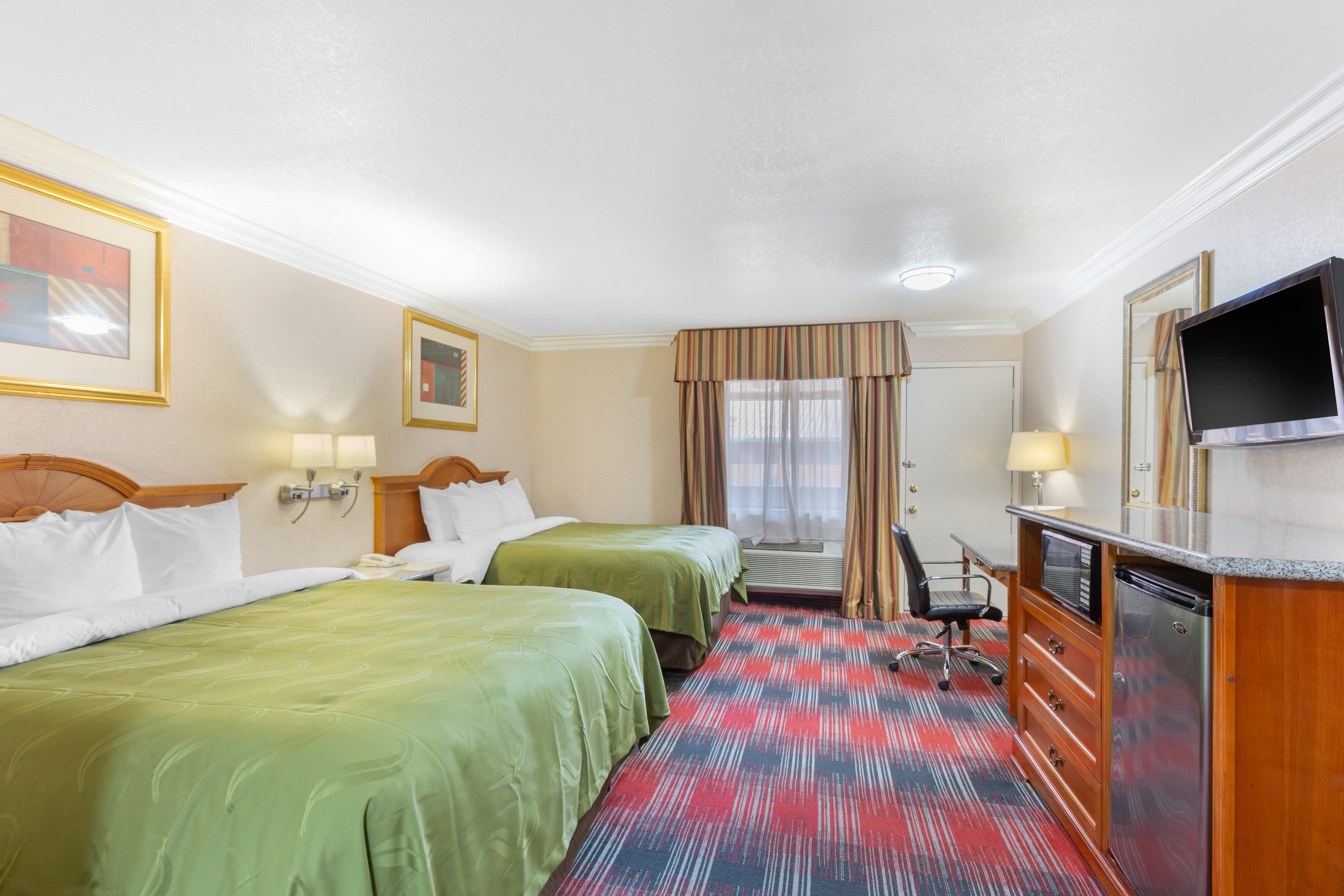 Quality Inn & Suites Oceanside Near Camp Pendleton — 14