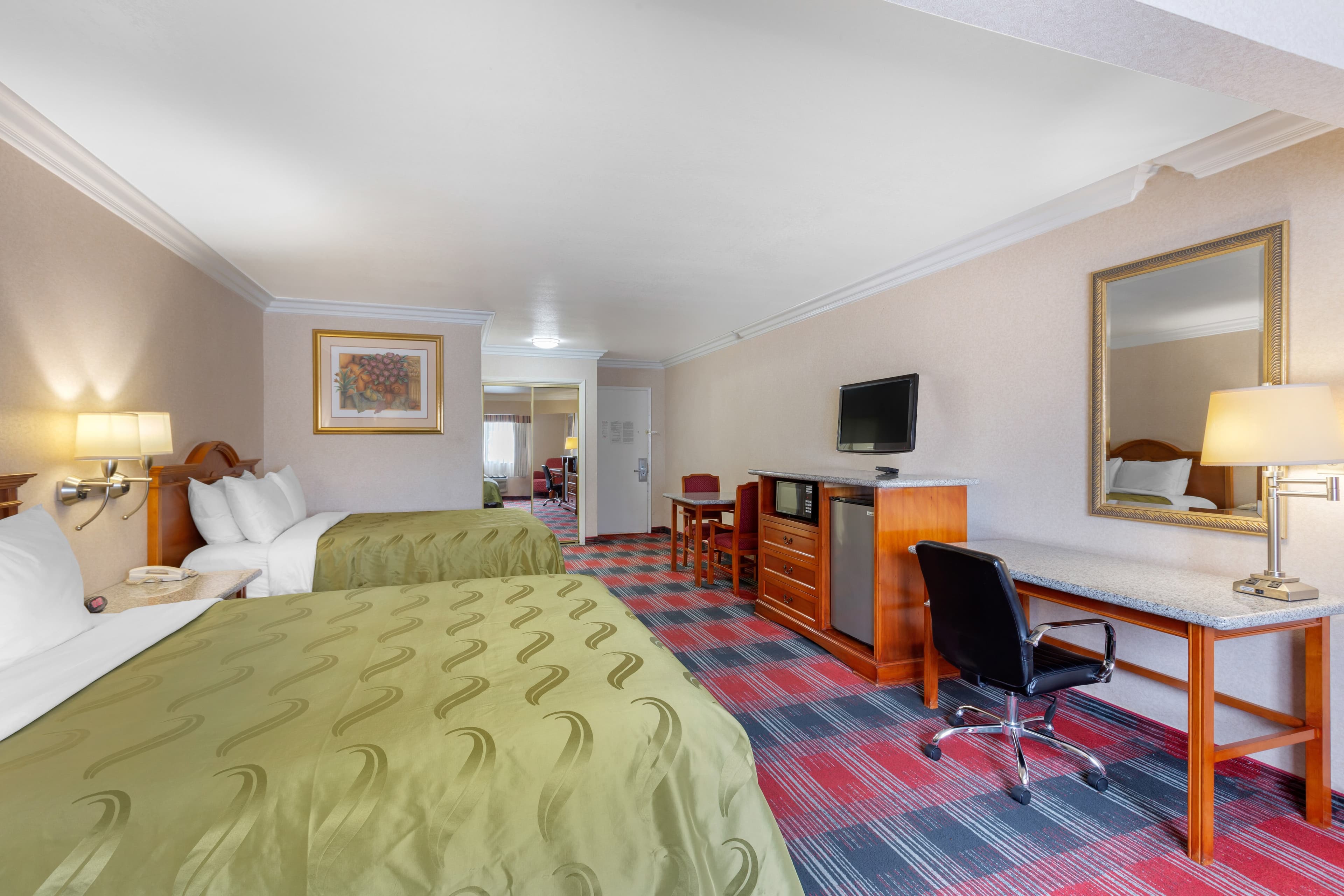 Quality Inn & Suites Oceanside Near Camp Pendleton — 13