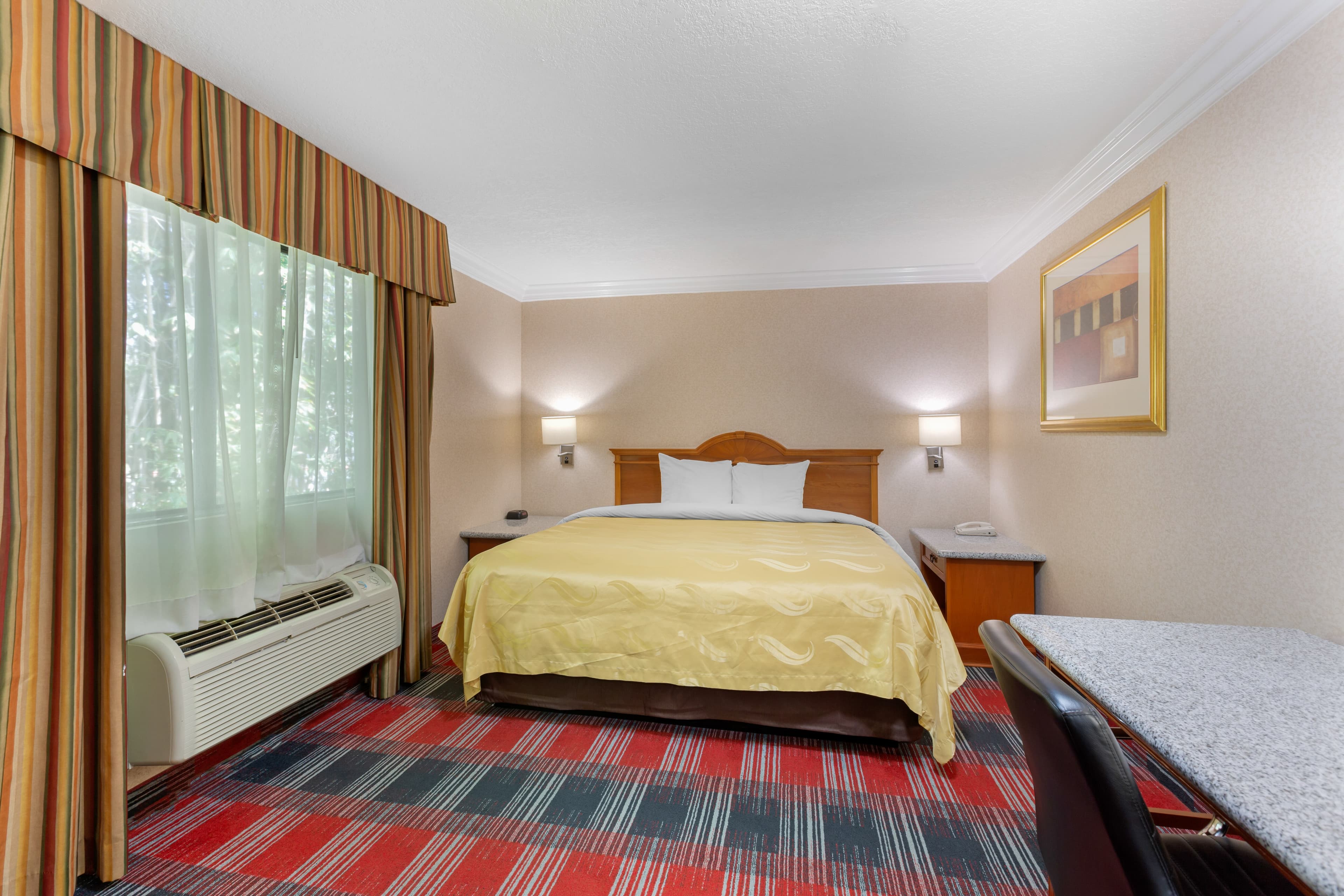 Quality Inn & Suites Oceanside Near Camp Pendleton — 25