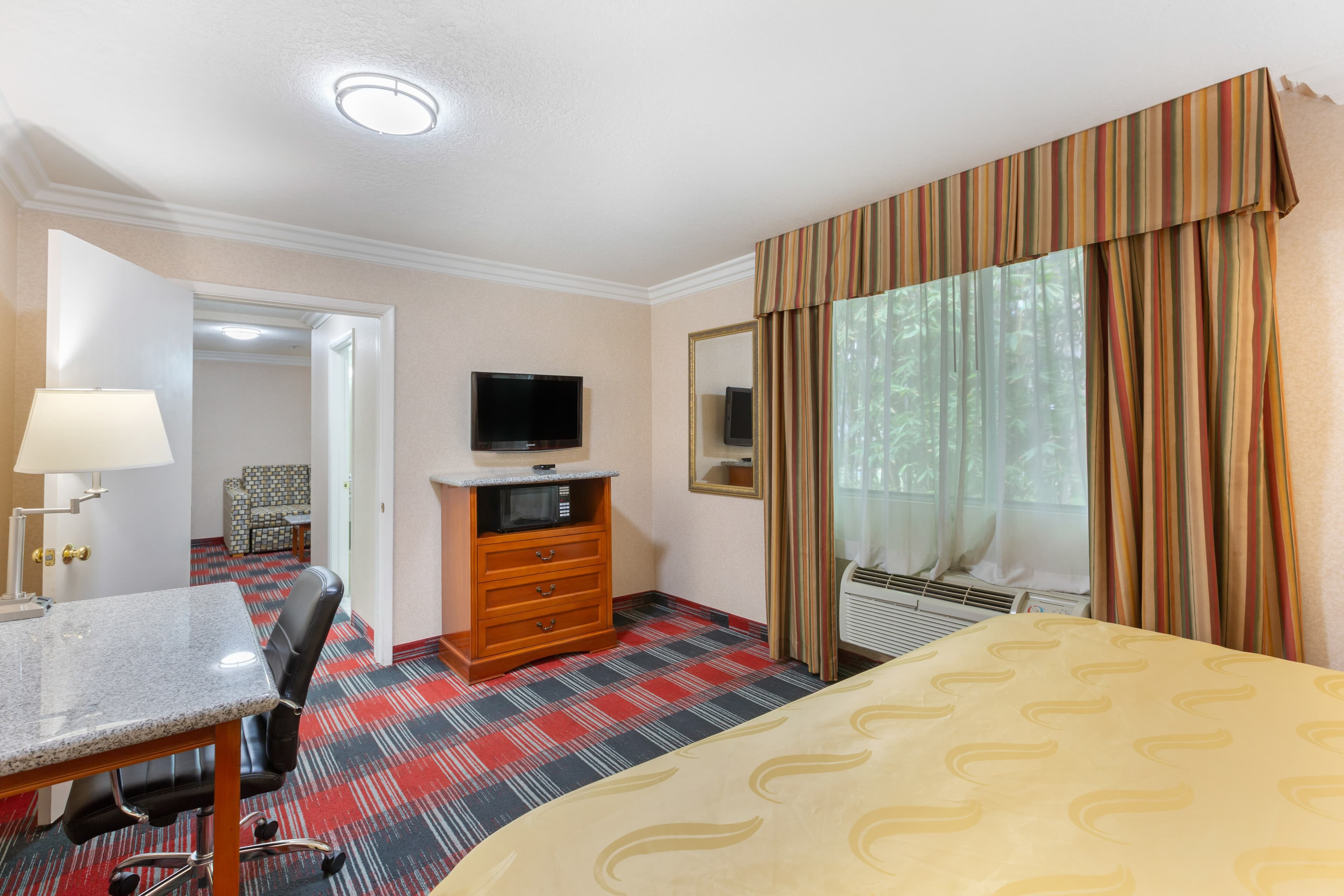 Quality Inn & Suites Oceanside Near Camp Pendleton — 27