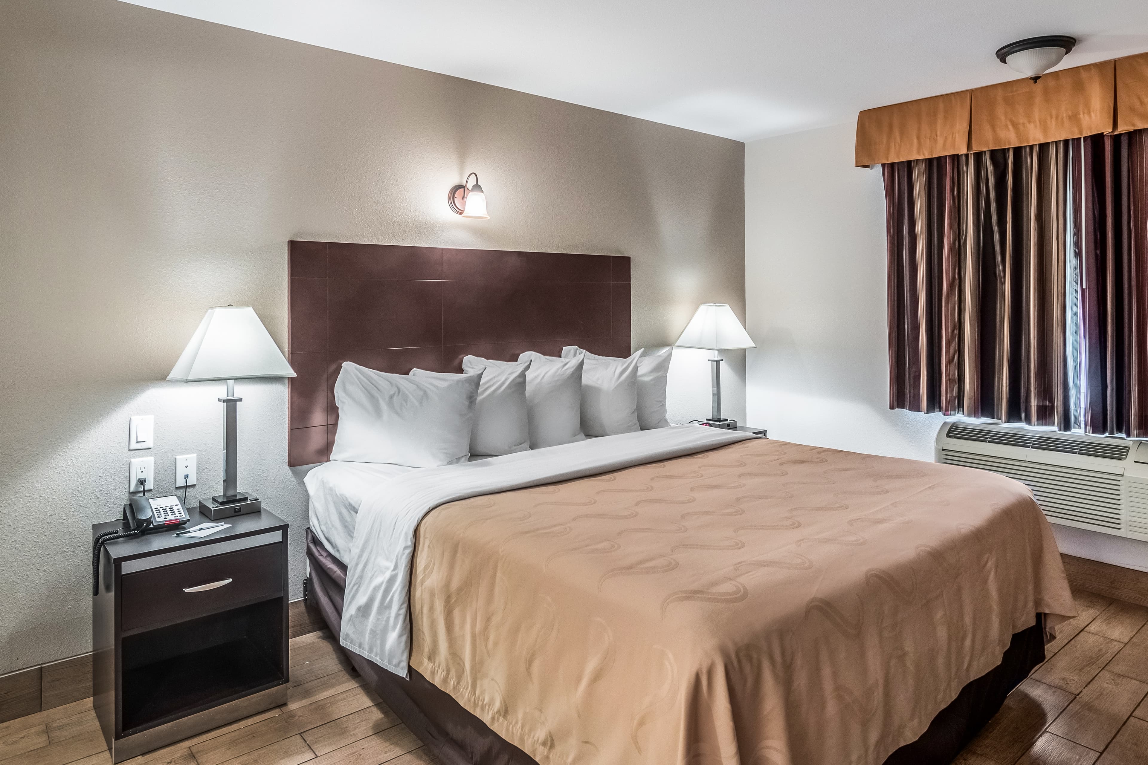 Quality Inn & Suites near Downtown Bakersfield - Image 1