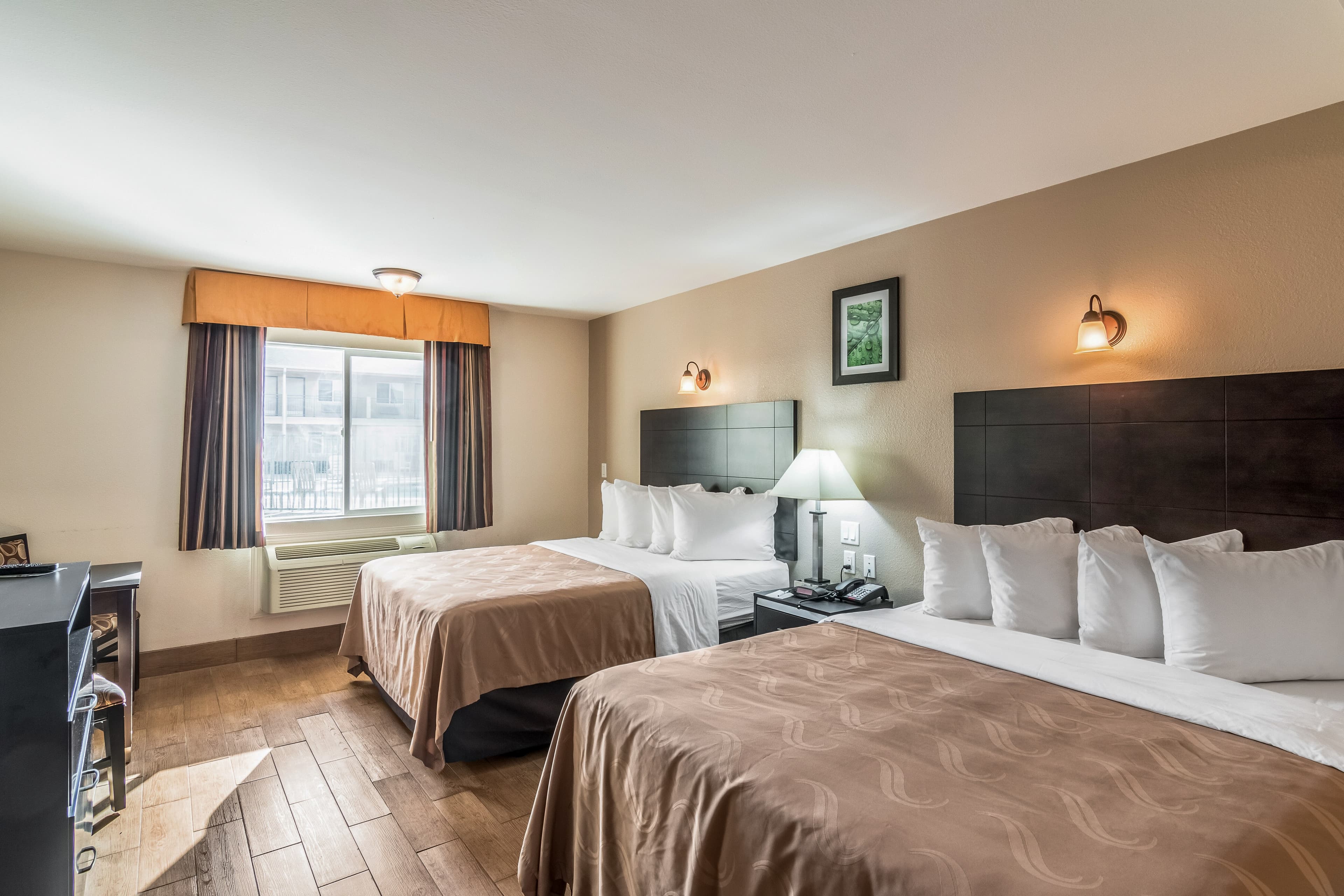 Quality Inn & Suites near Downtown Bakersfield — 11