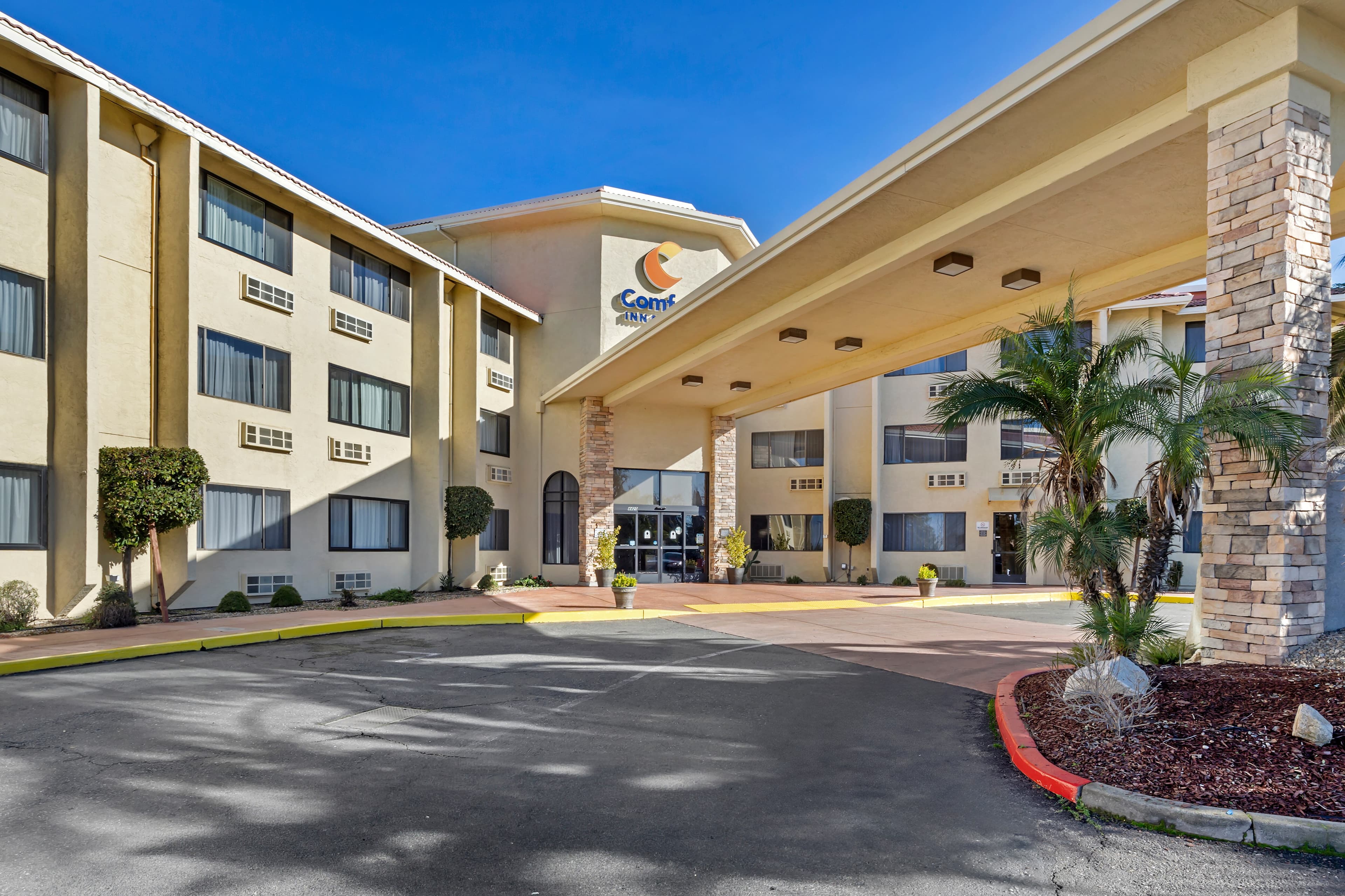 Comfort Inn & Suites Rocklin - Roseville - Image 1