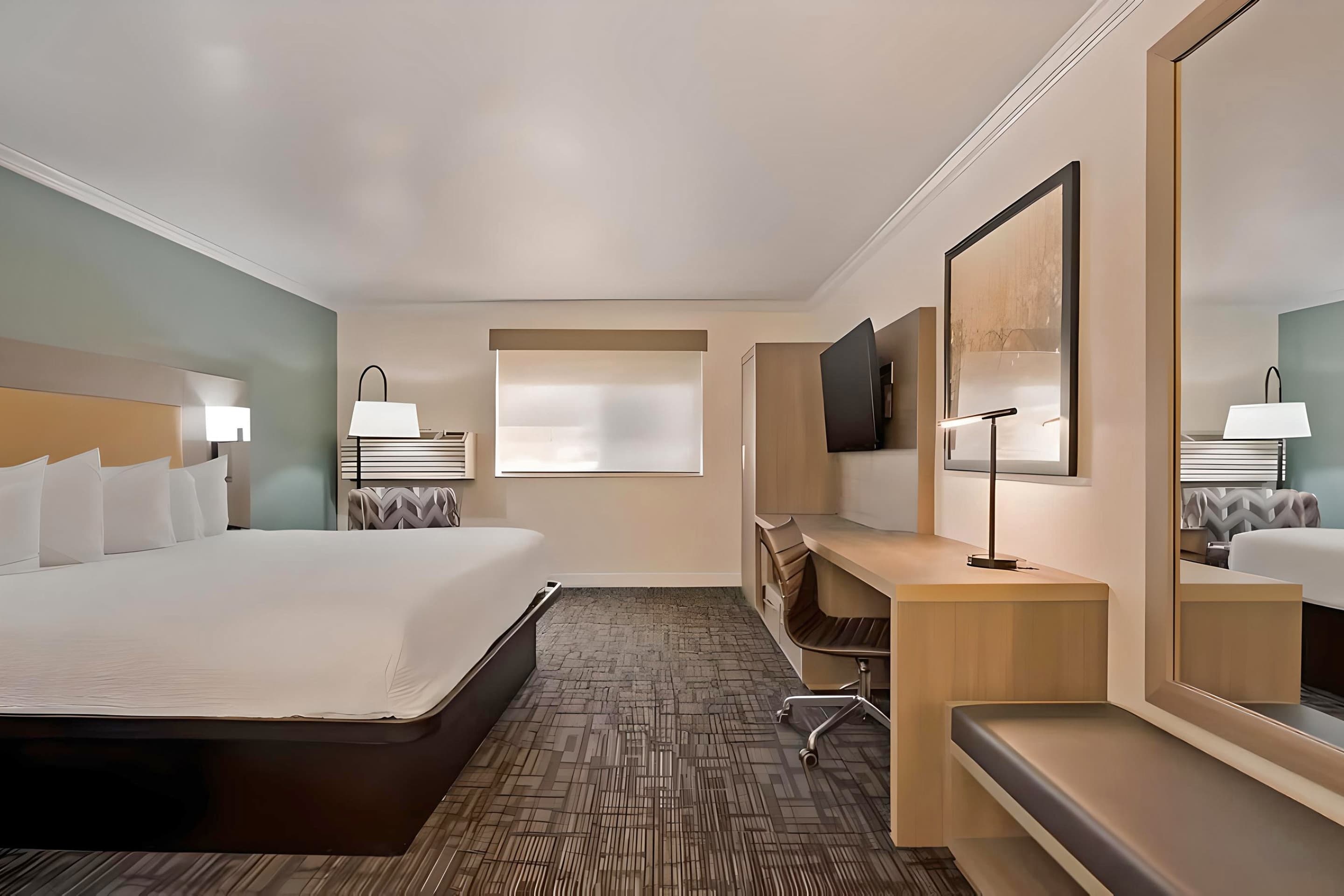 Comfort Inn Hayward - Oakland South - Image 2