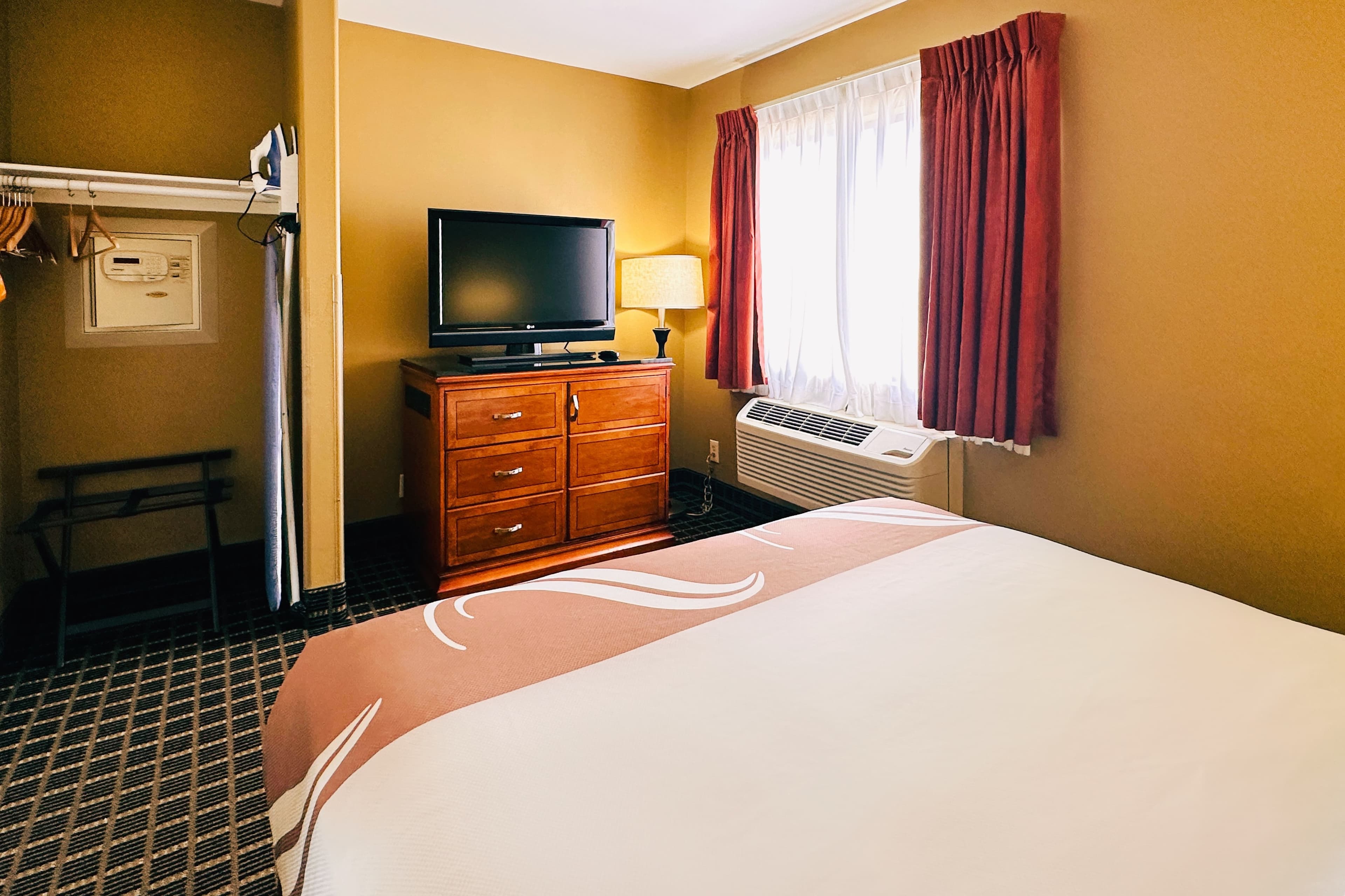 Quality Inn & Suites Westminster Seal Beach — 28