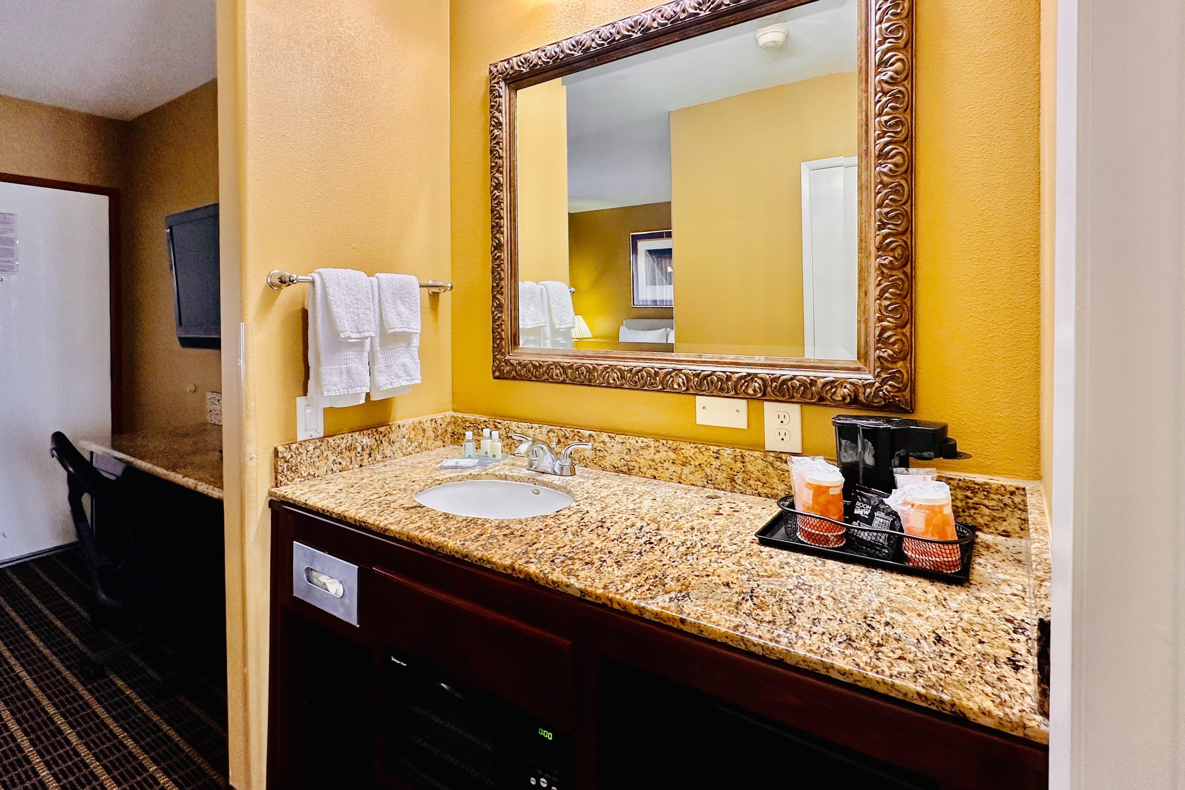 Quality Inn & Suites Westminster Seal Beach — 31