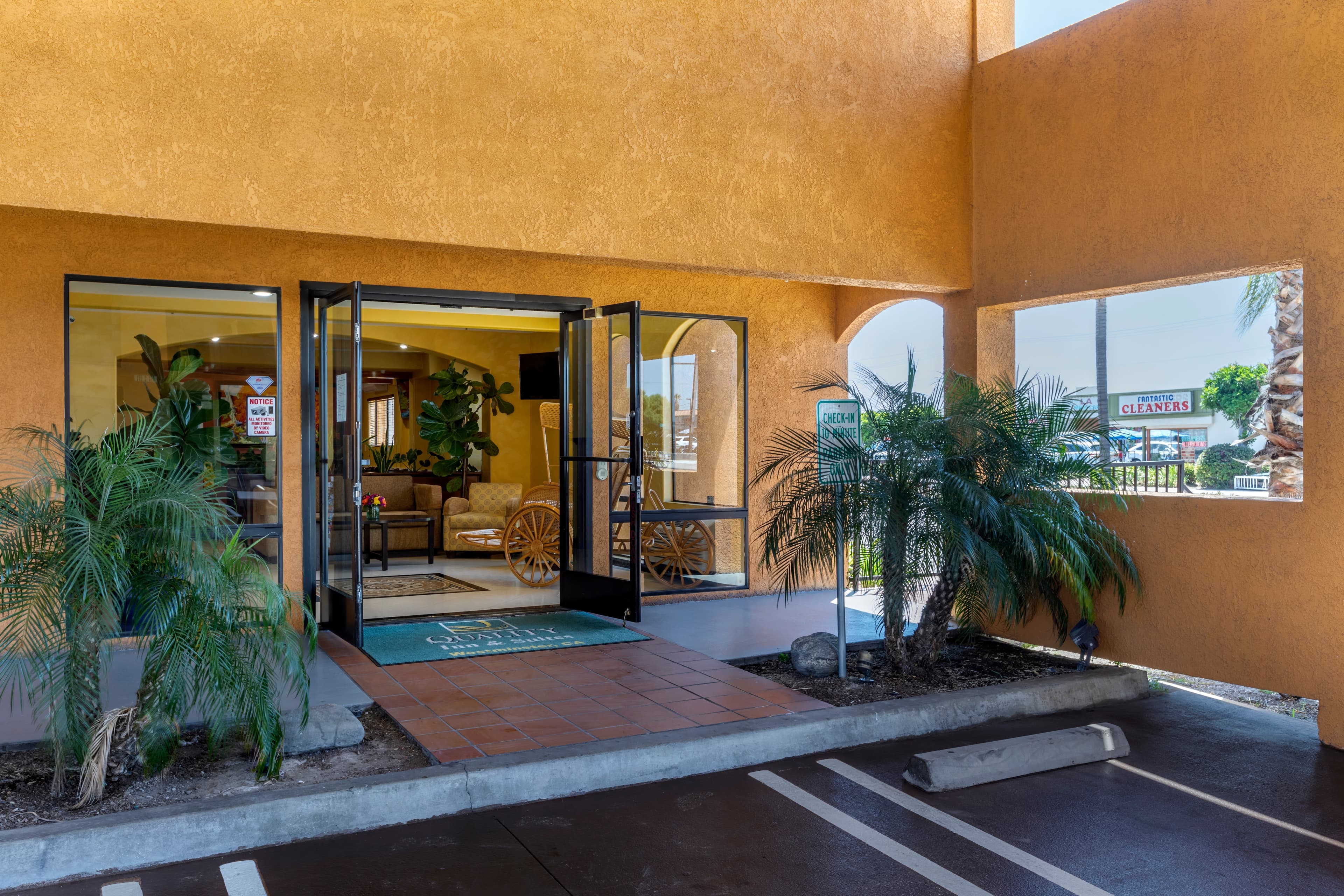 Quality Inn & Suites Westminster Seal Beach - Image 1