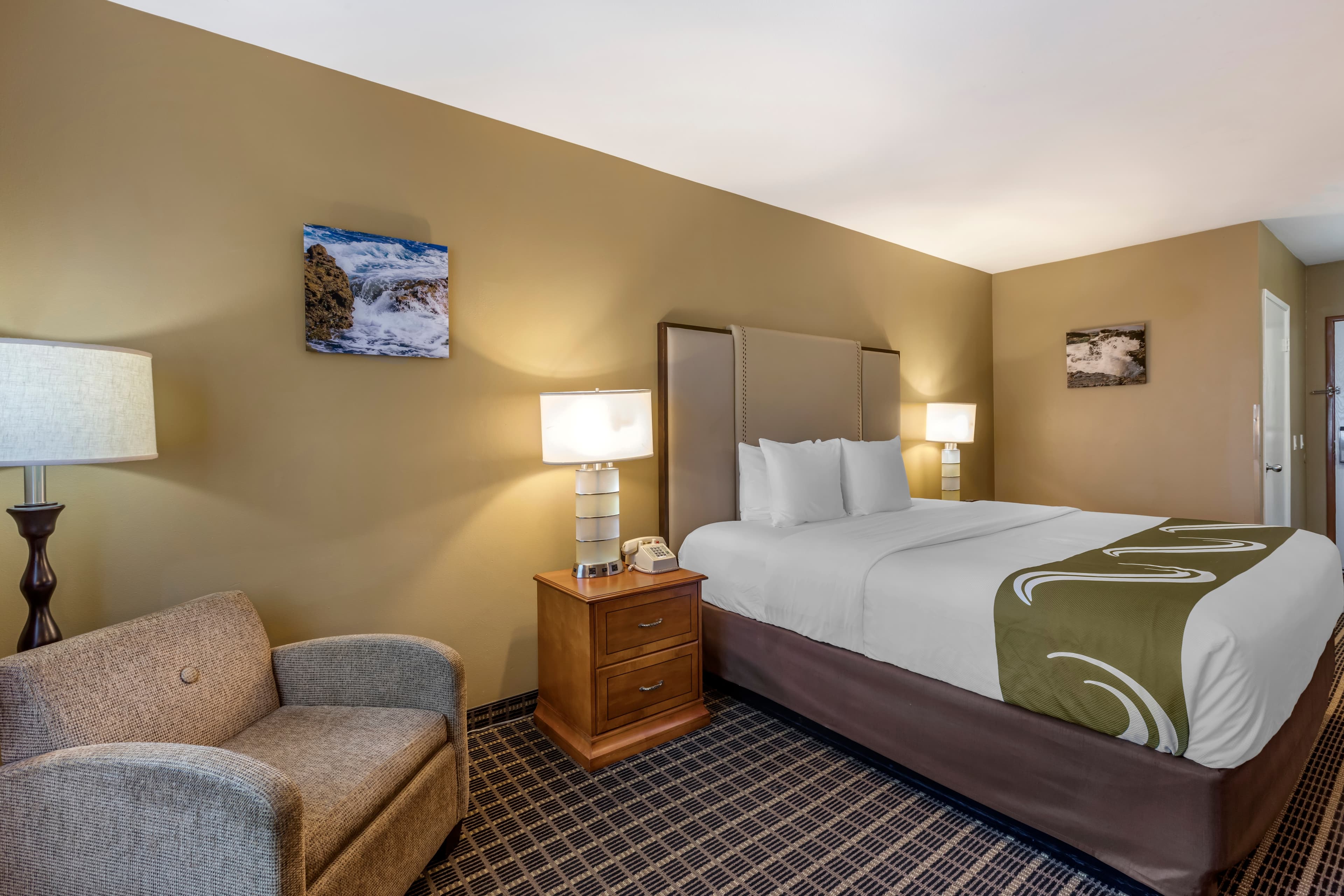 Quality Inn & Suites Westminster Seal Beach - Image 3