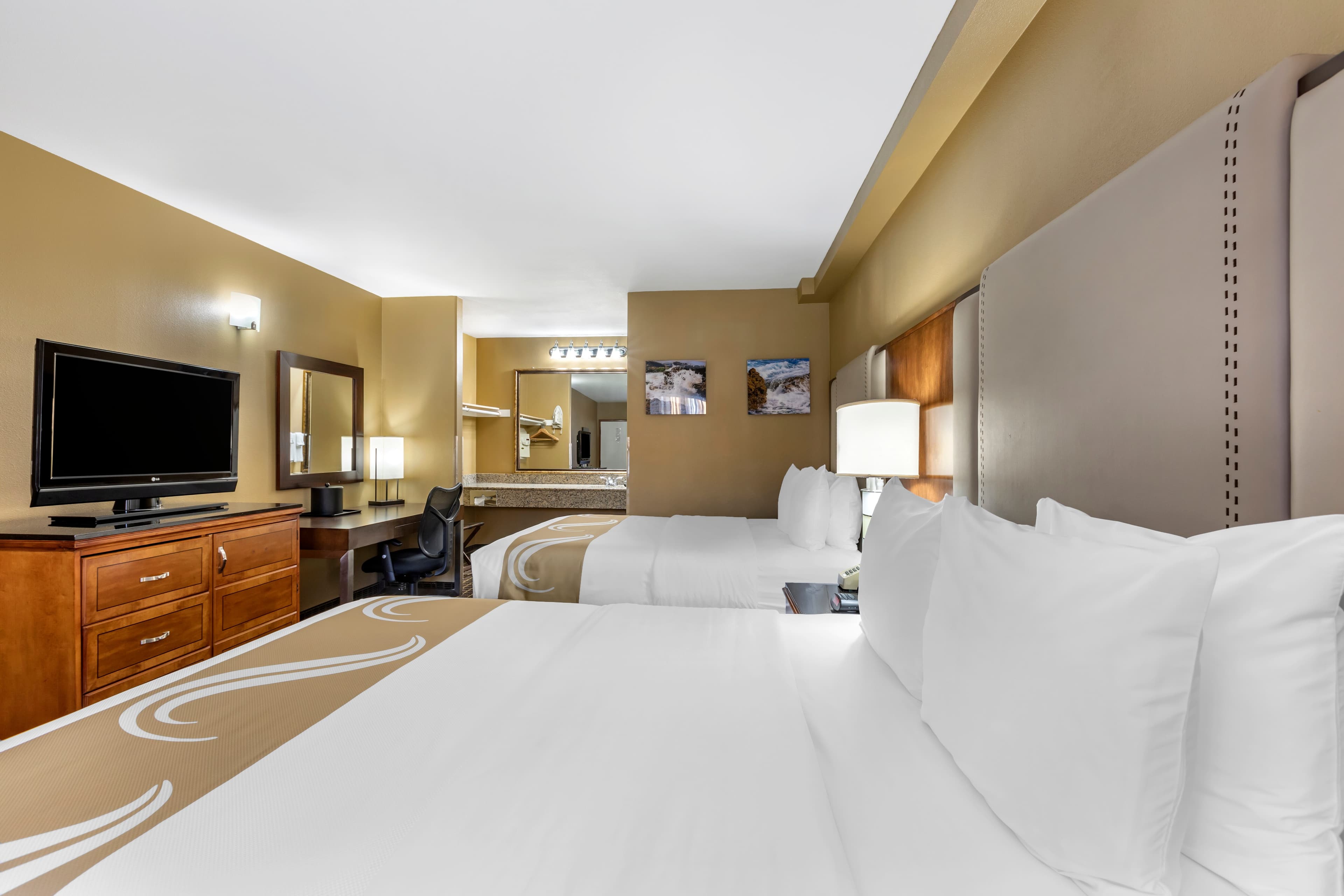 Quality Inn & Suites Westminster Seal Beach — 20