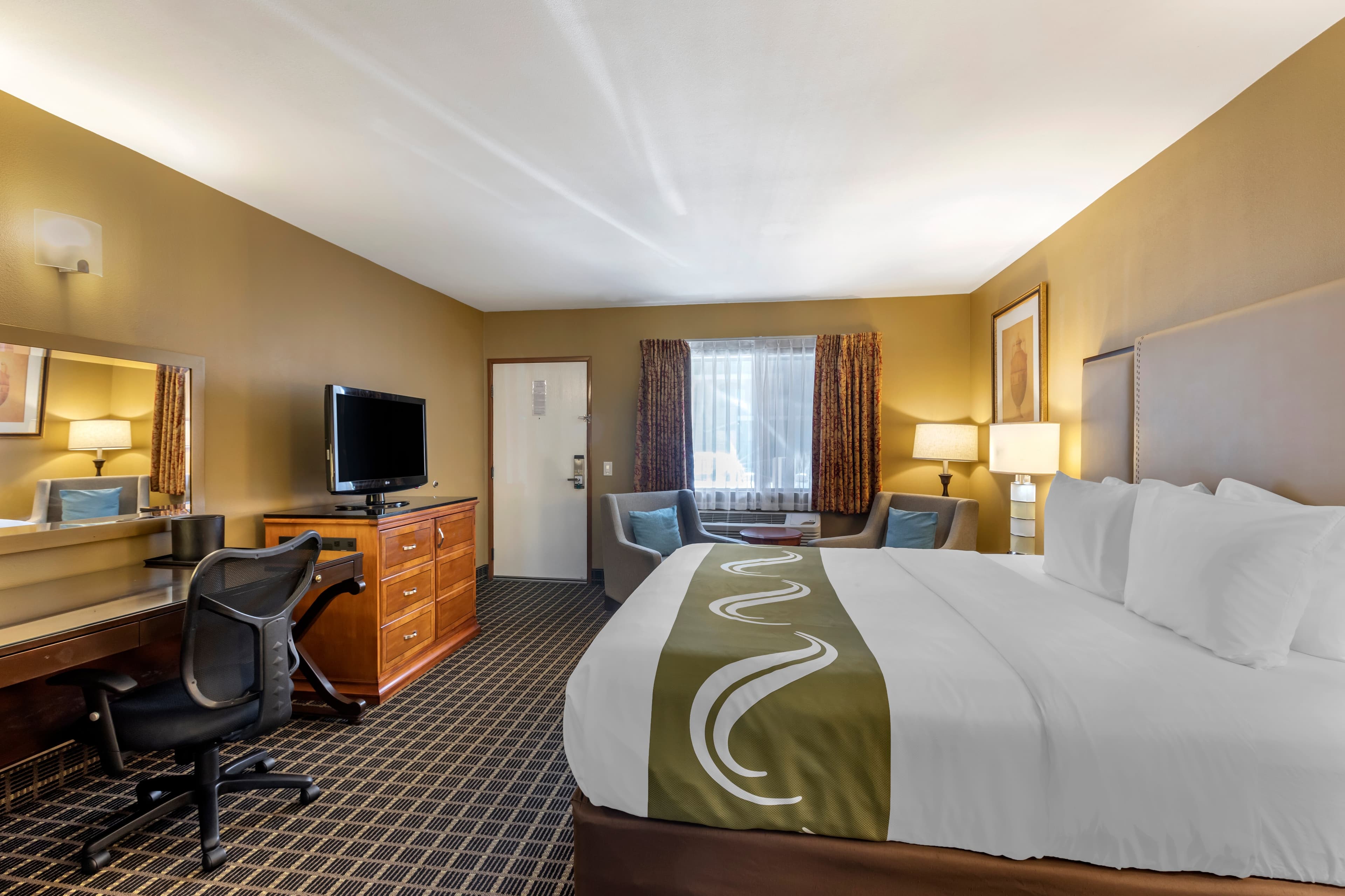 Quality Inn & Suites Westminster Seal Beach — 16