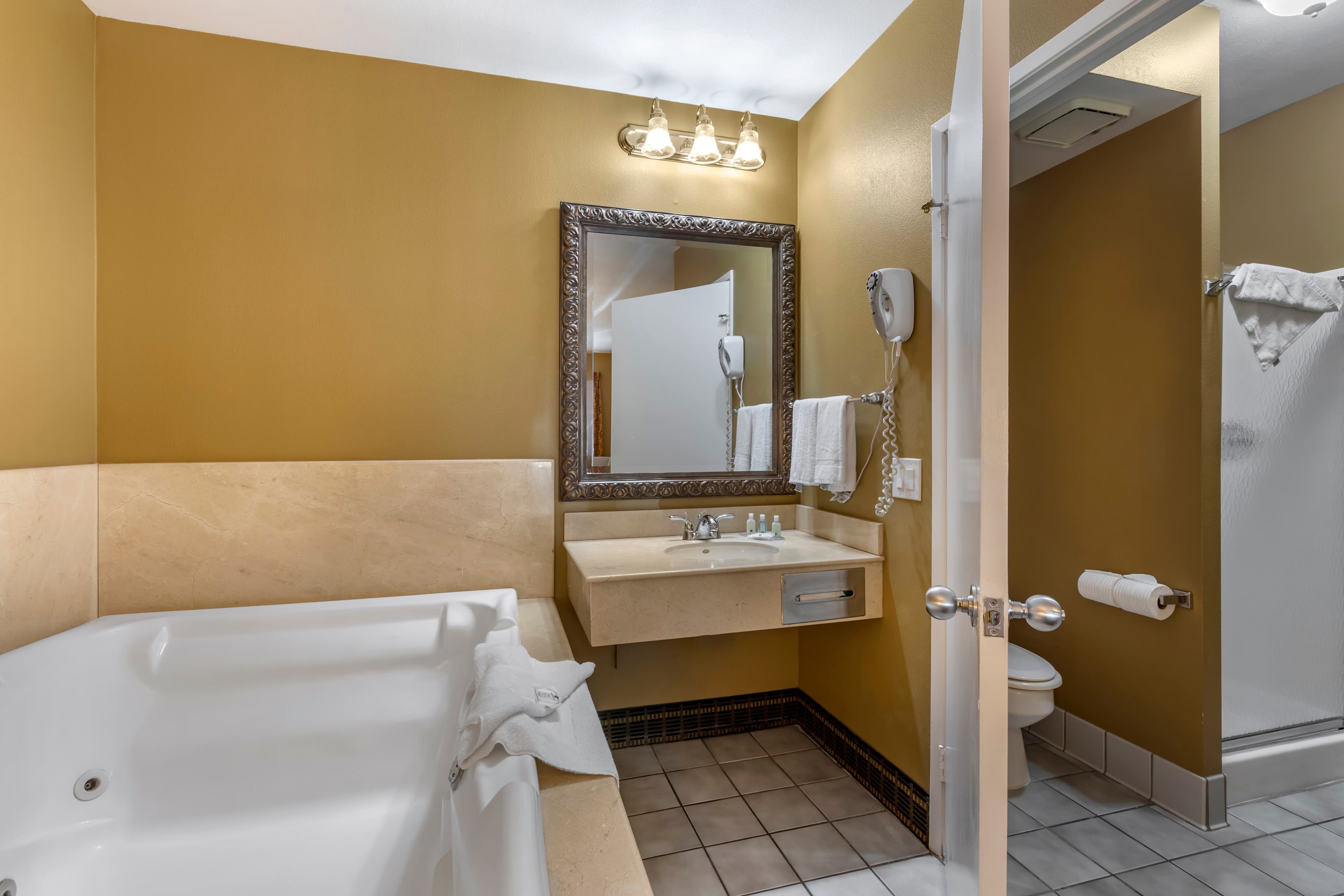 Quality Inn & Suites Westminster Seal Beach — 17