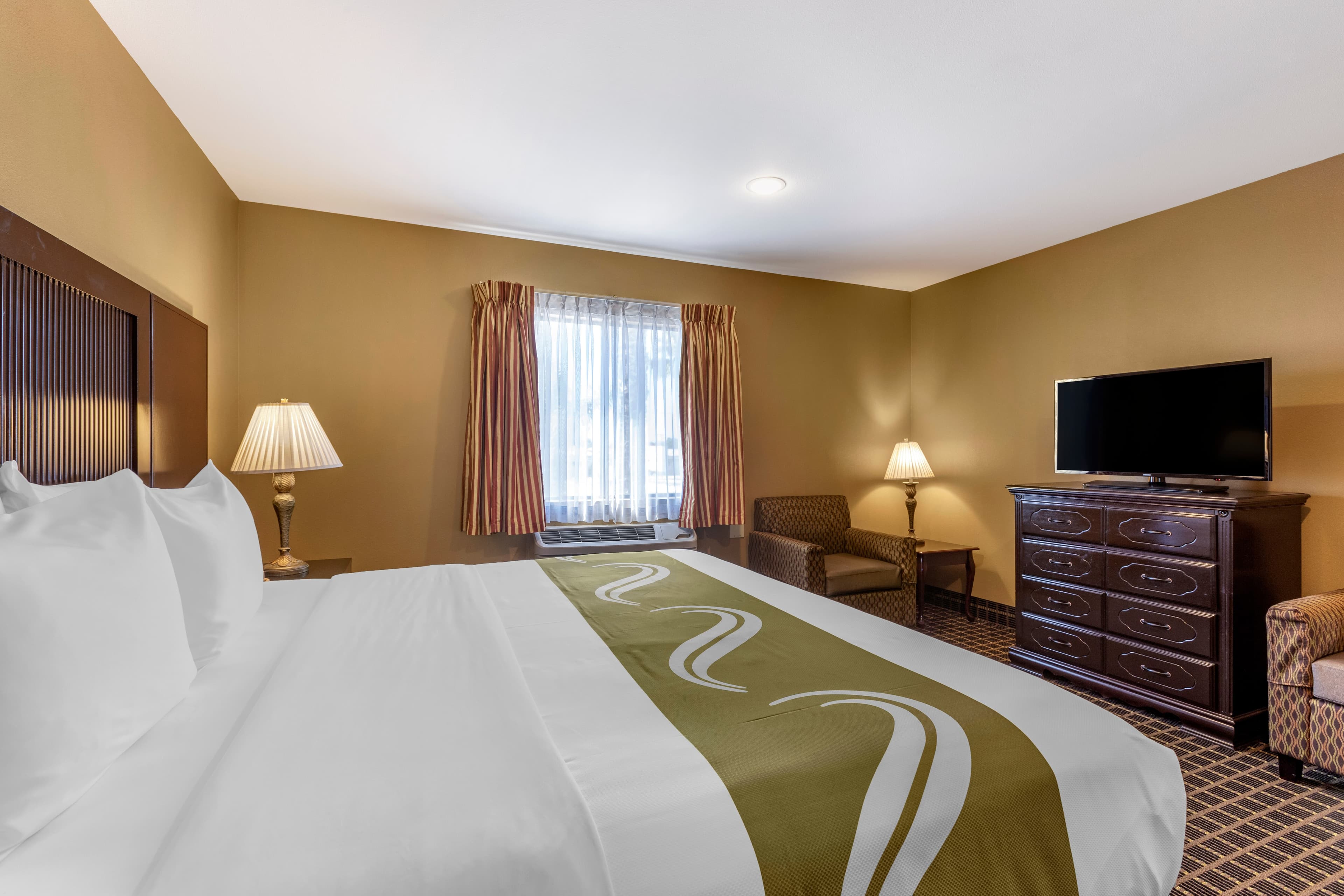 Quality Inn & Suites Westminster Seal Beach — 23