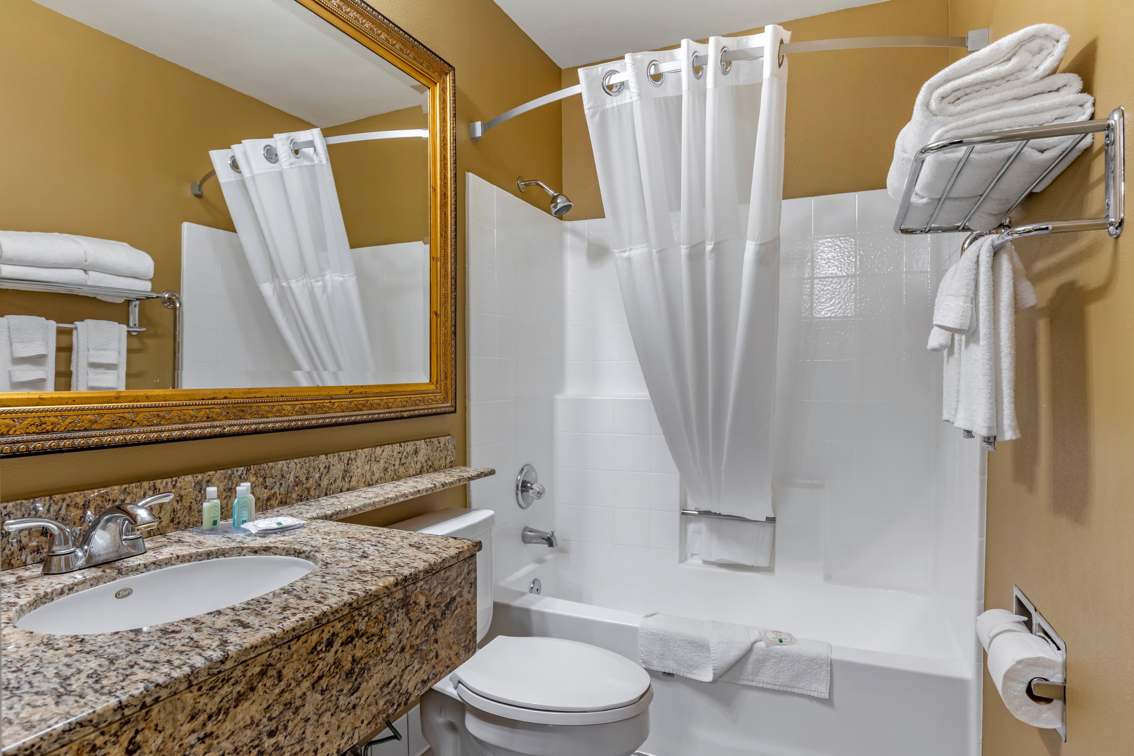 Quality Inn & Suites Westminster Seal Beach — 25