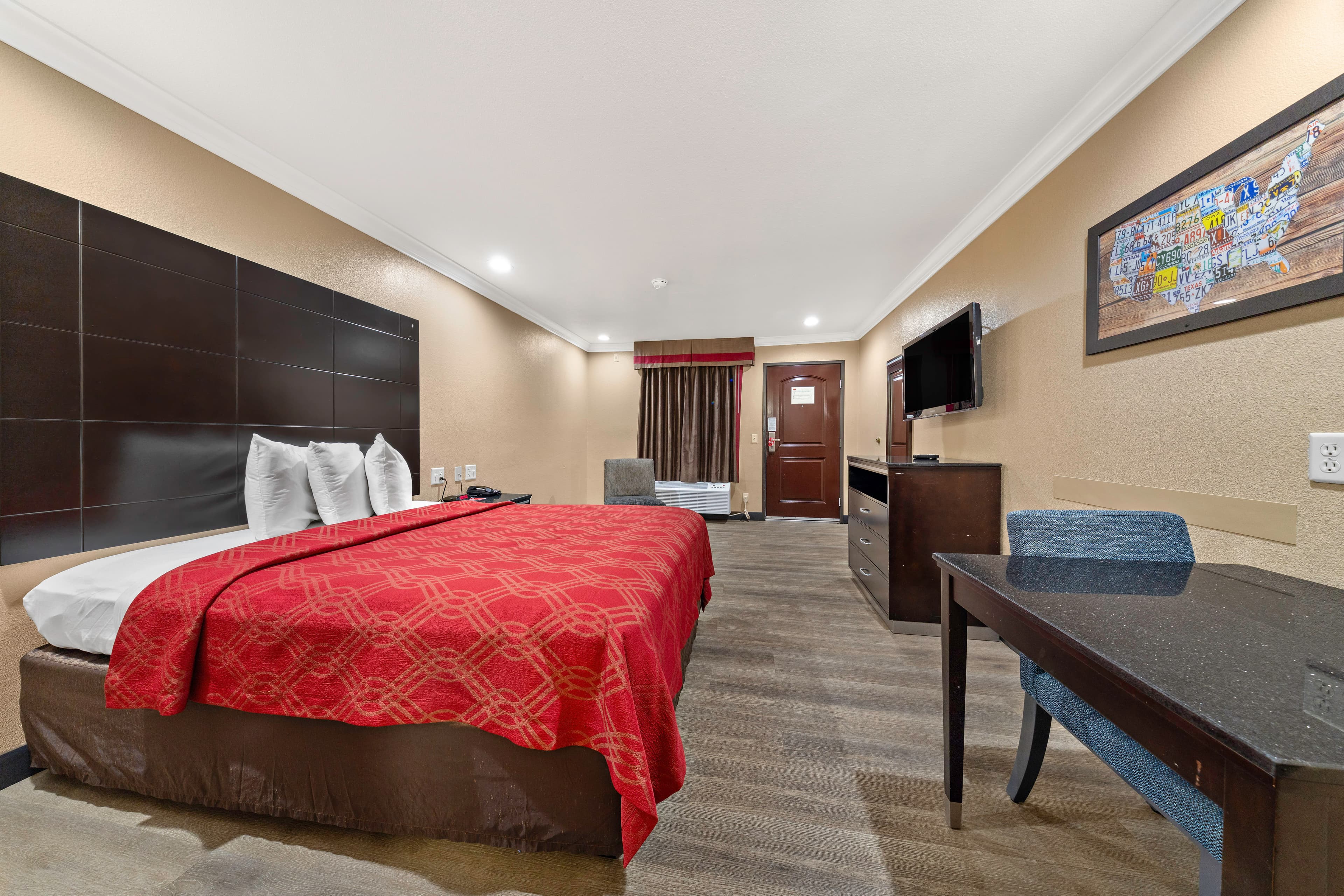 Econo Lodge Inn & Suites Escondido Downtown — 20