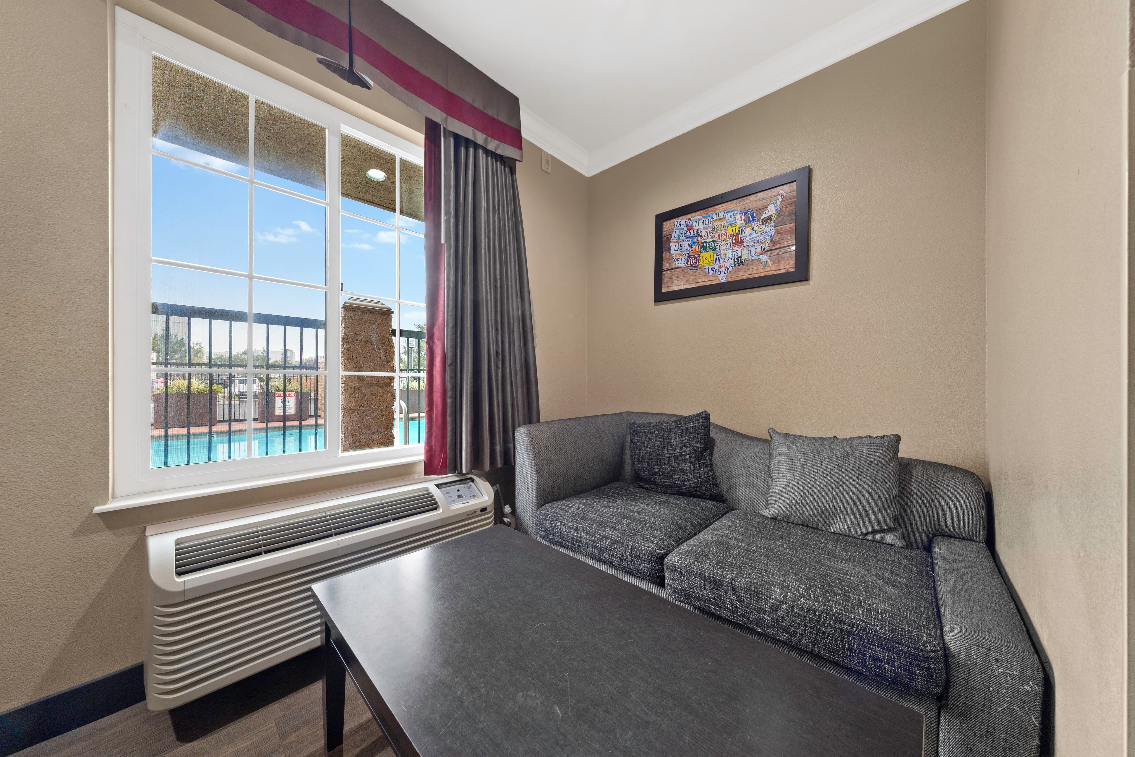 Econo Lodge Inn & Suites Escondido Downtown — 35
