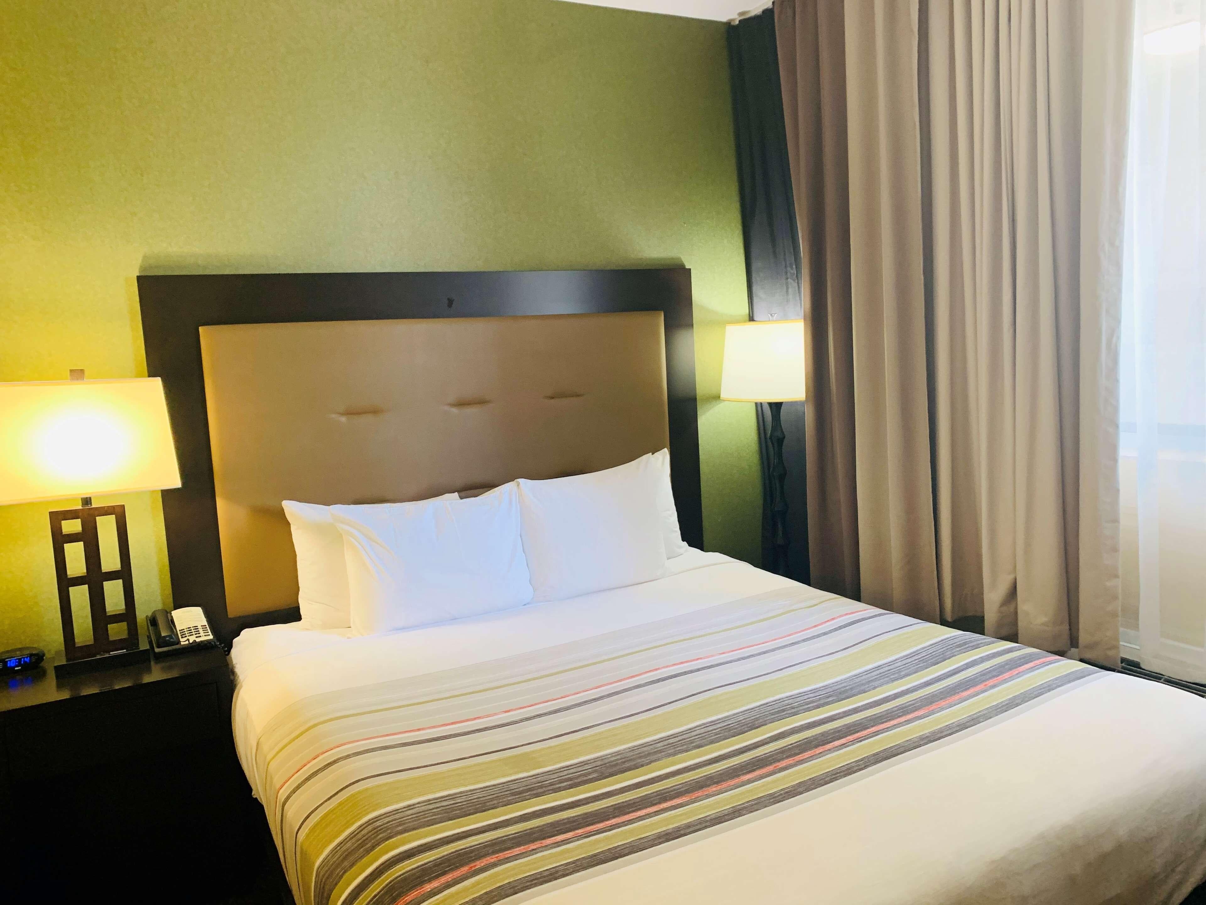 Country Inn & Suites by Radisson, San Jose International Airport, CA - Image 3