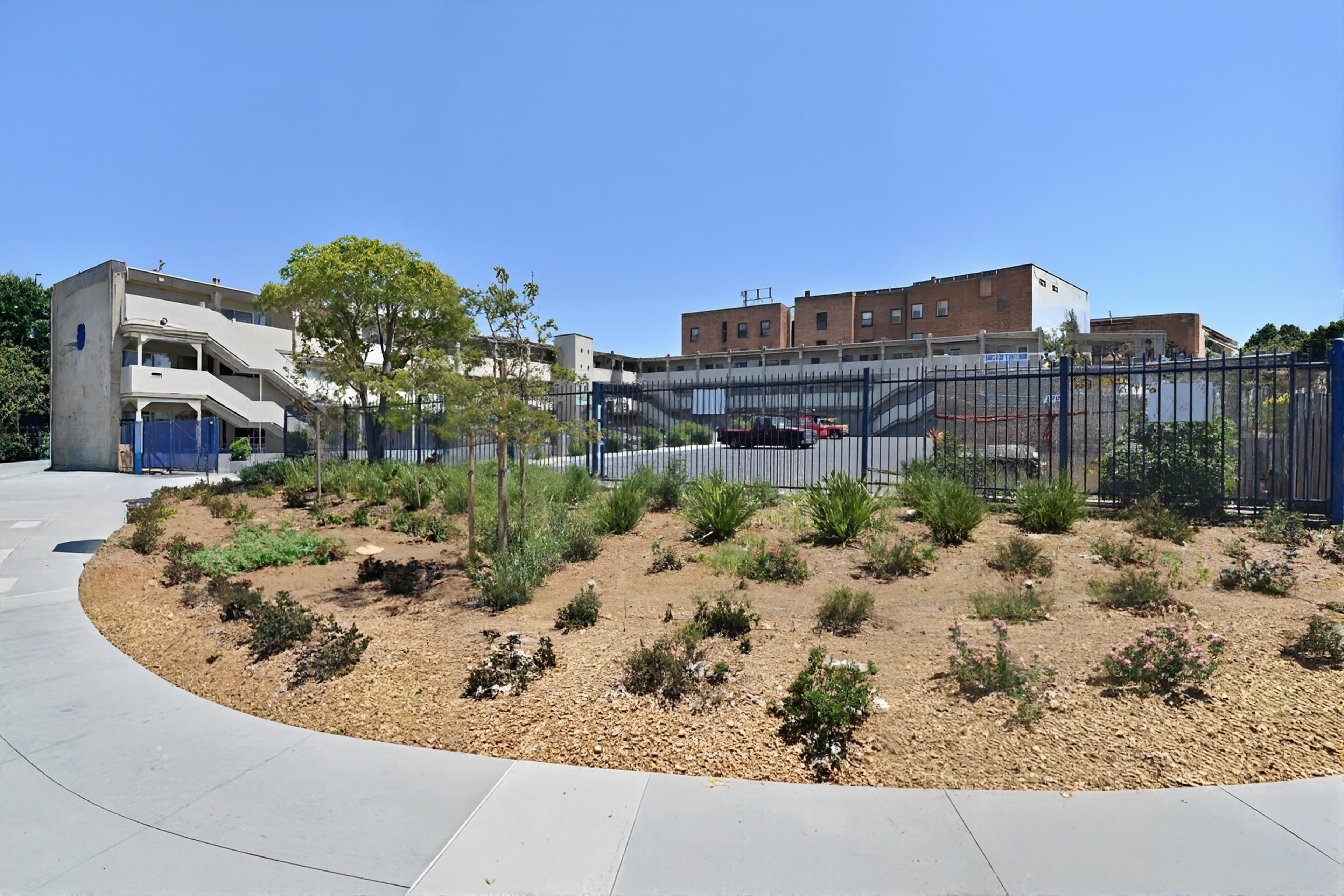 Econo Lodge Oakland Lake Merritt Area - Image 1