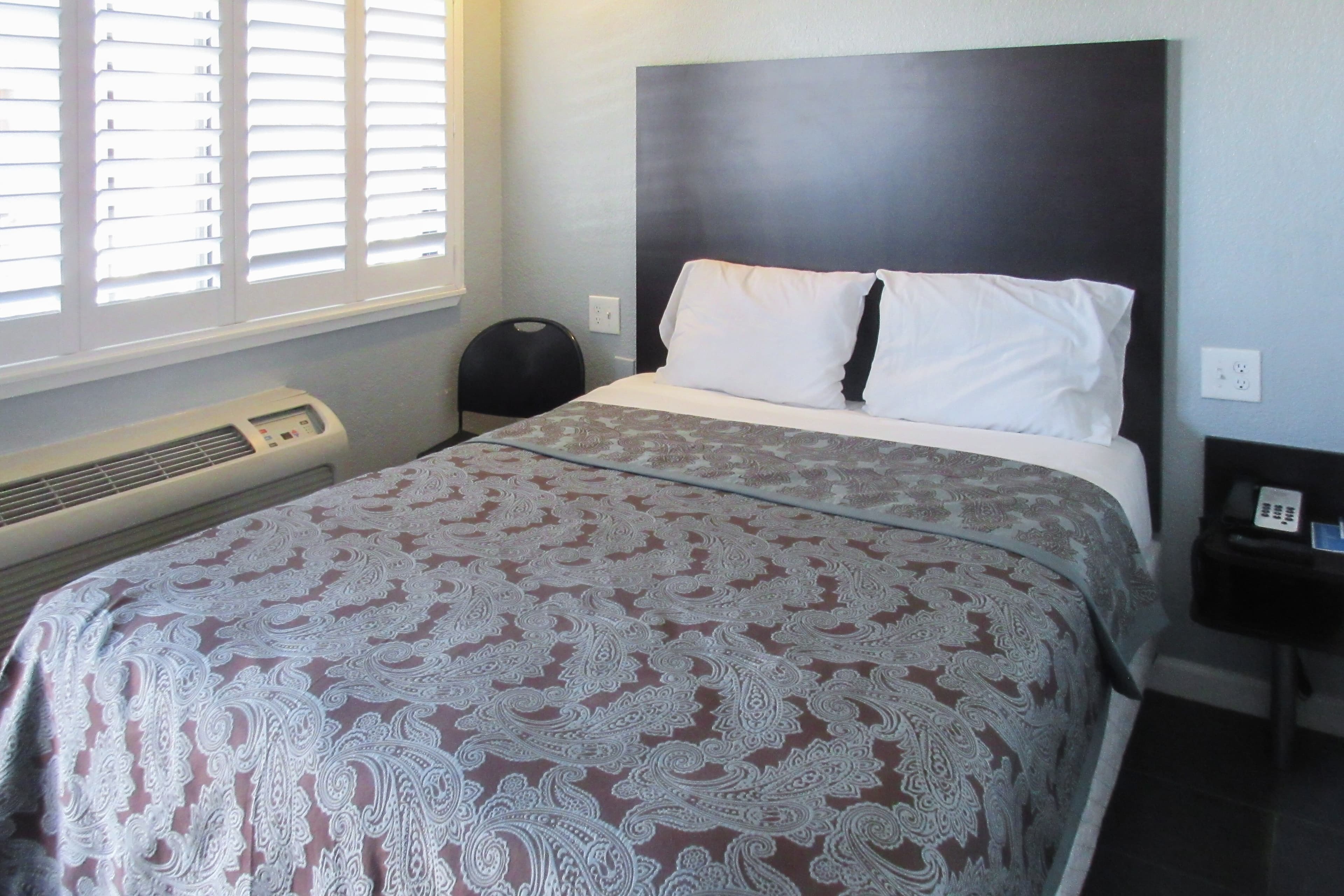 Rodeway Inn San Pablo Hilltop — 3