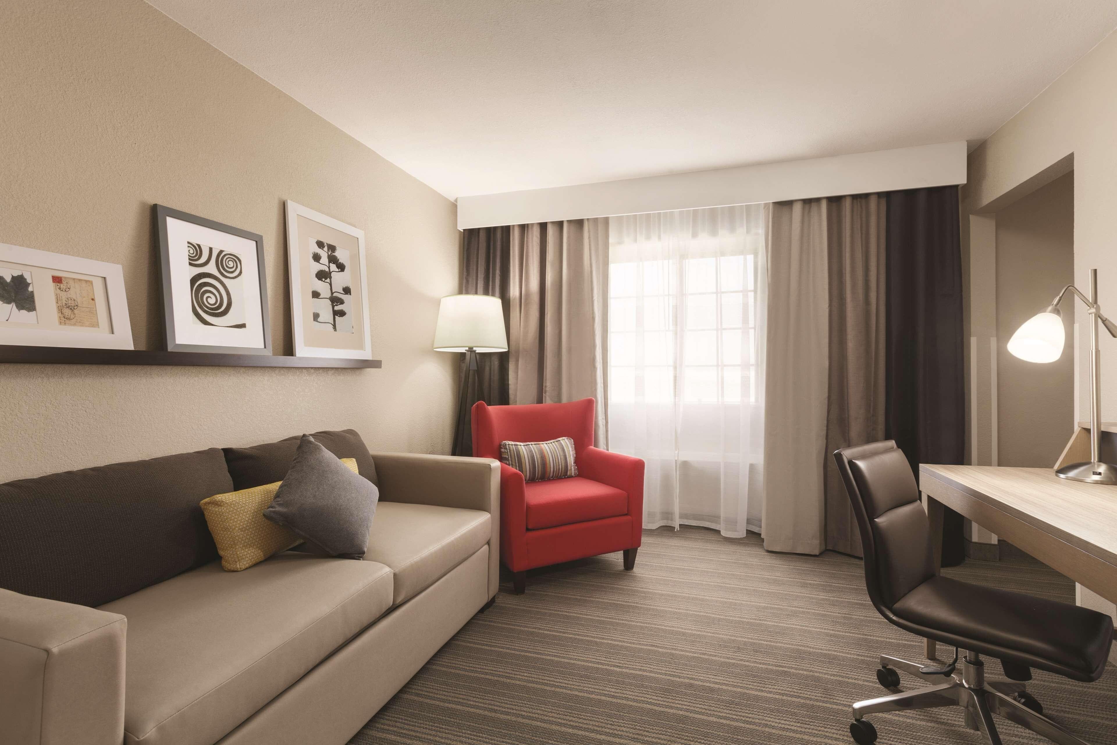Country Inn & Suites by Radisson, Bakersfield, CA - Image 5