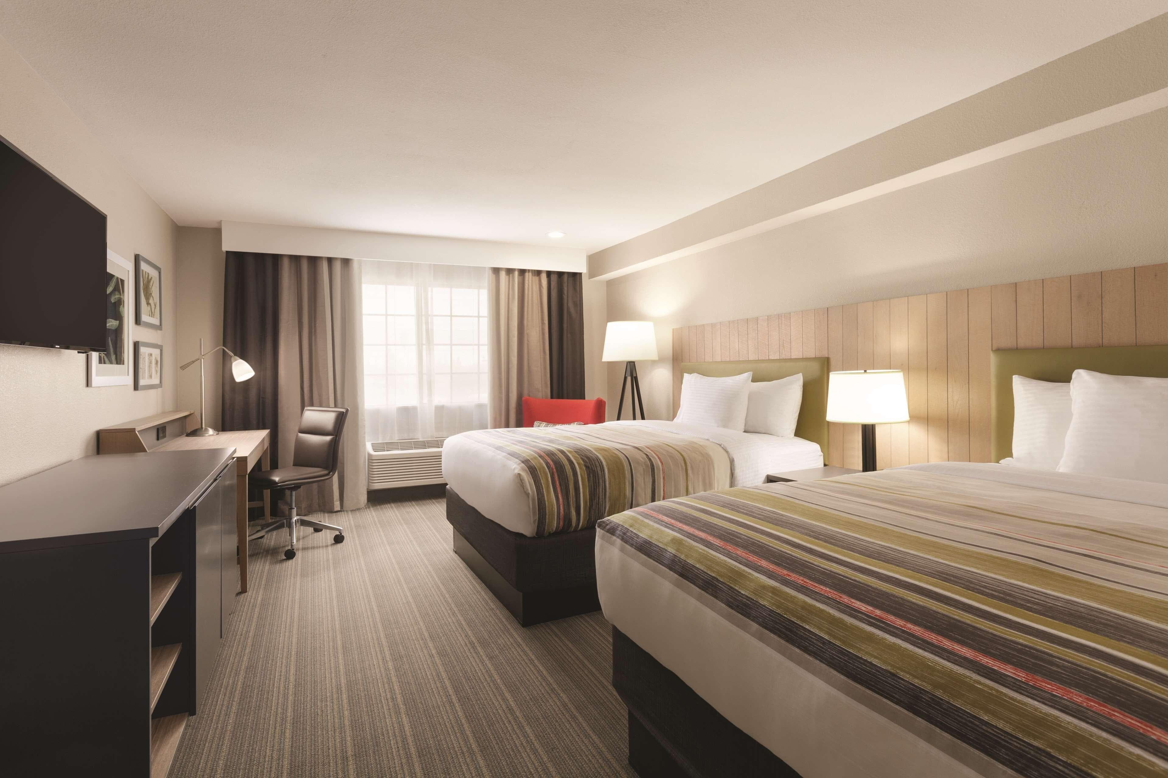 Country Inn & Suites by Radisson, Bakersfield, CA - Image 1