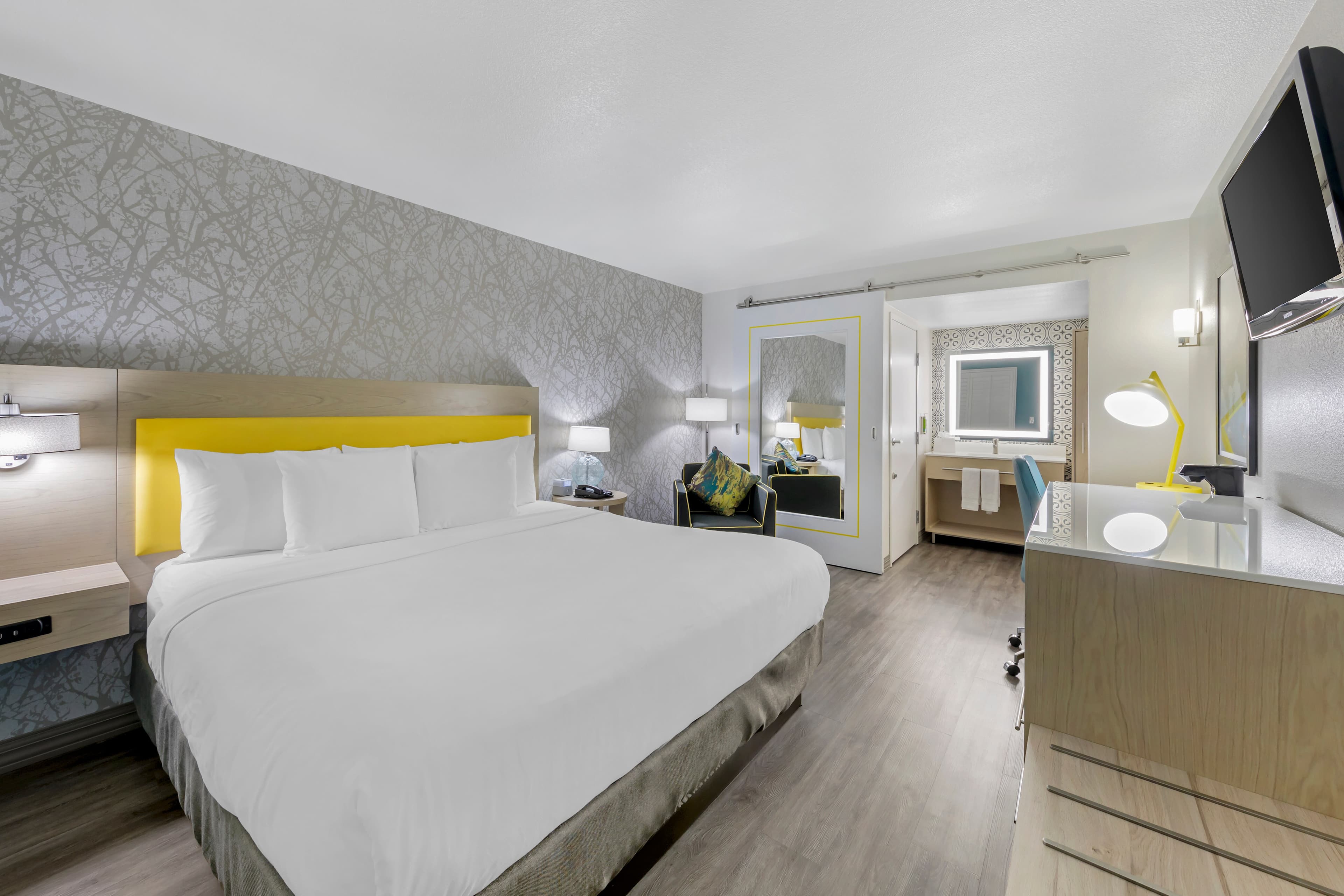 Hillstone Inn Tulare, an Ascend Collection Hotel — 9