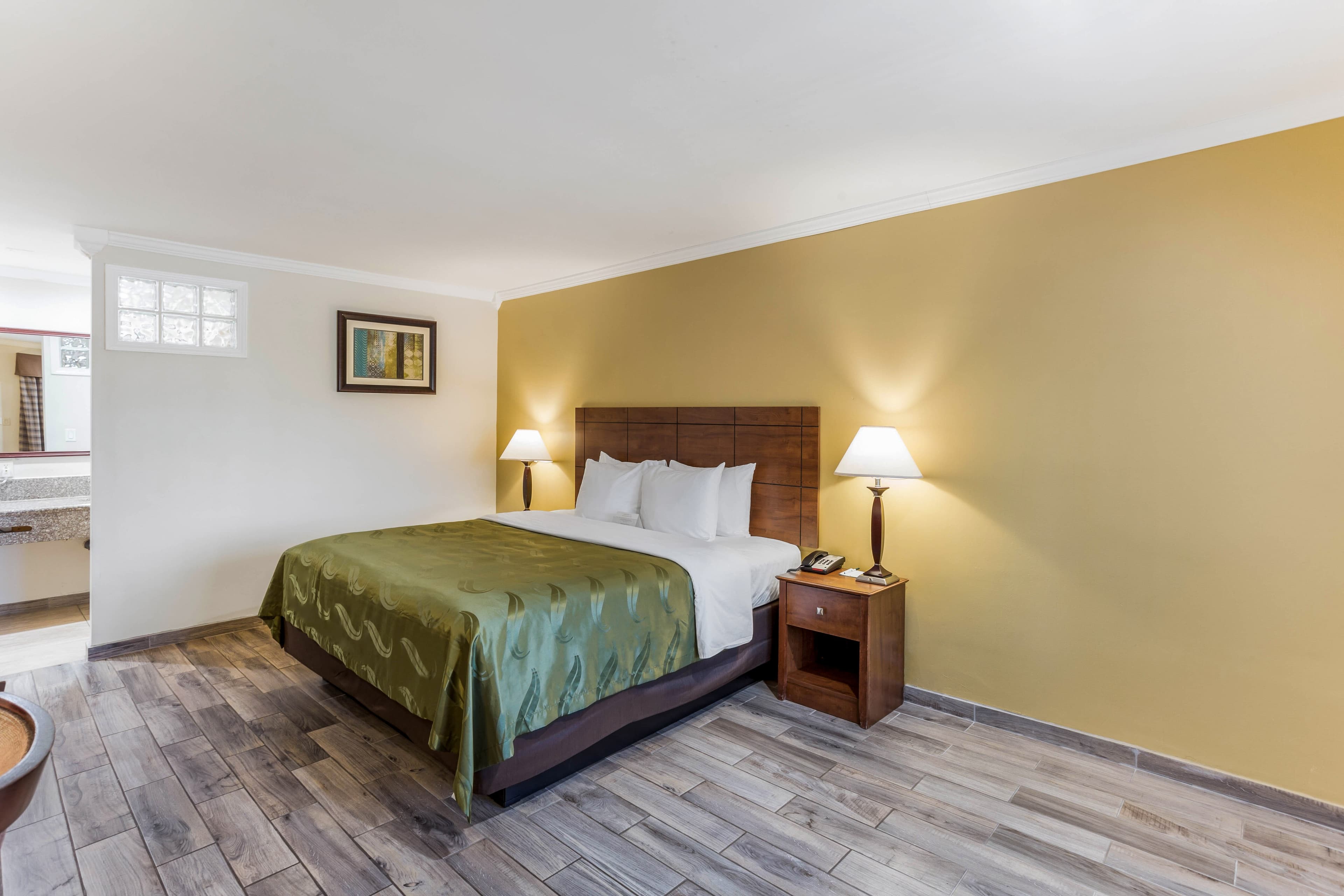 Quality Inn Escondido San Diego North County - Image 2