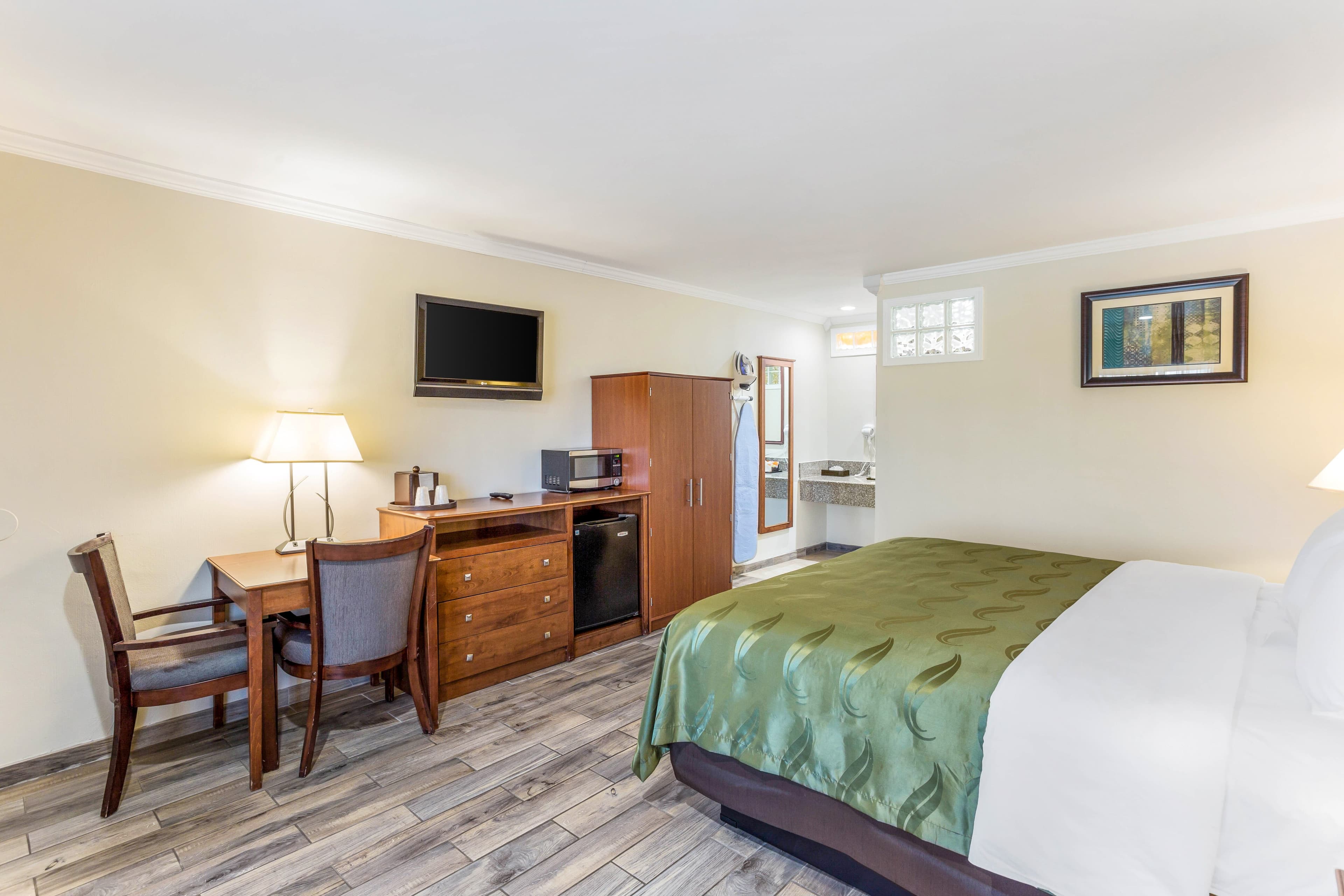 Quality Inn Escondido San Diego North County - Image 3