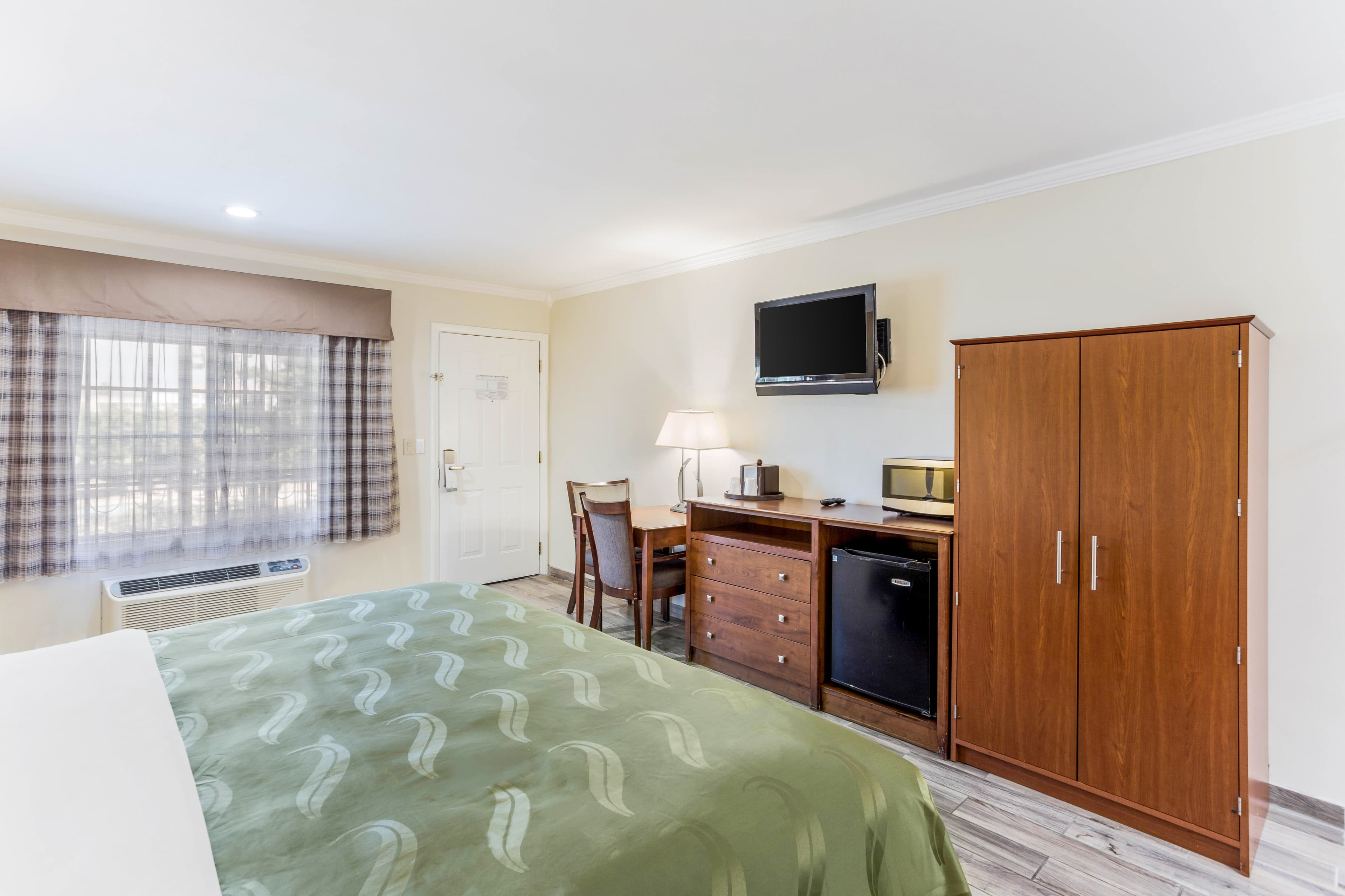 Quality Inn Escondido San Diego North County - Image 4