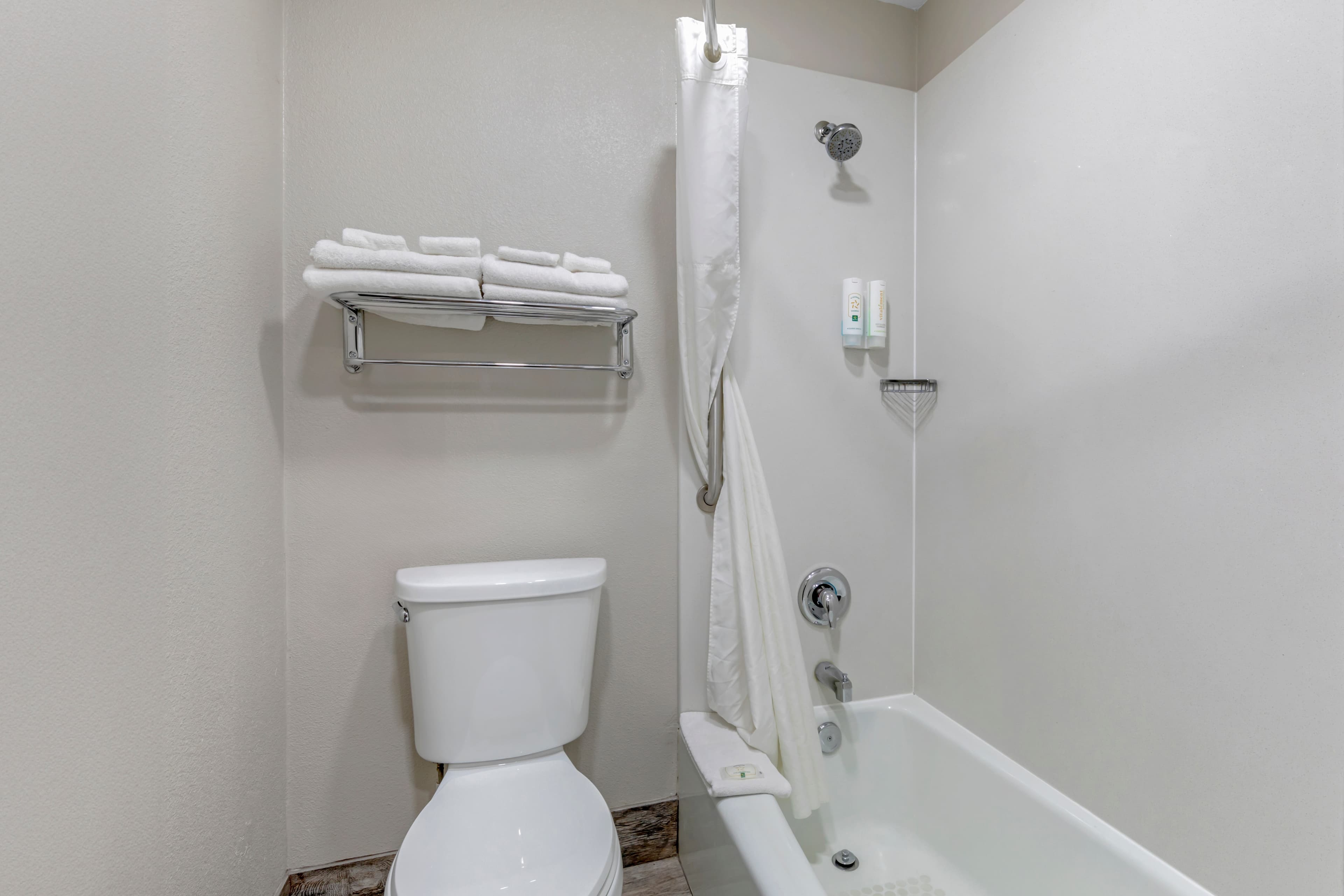 Quality Inn Kettleman City near Hwy 41 — 14