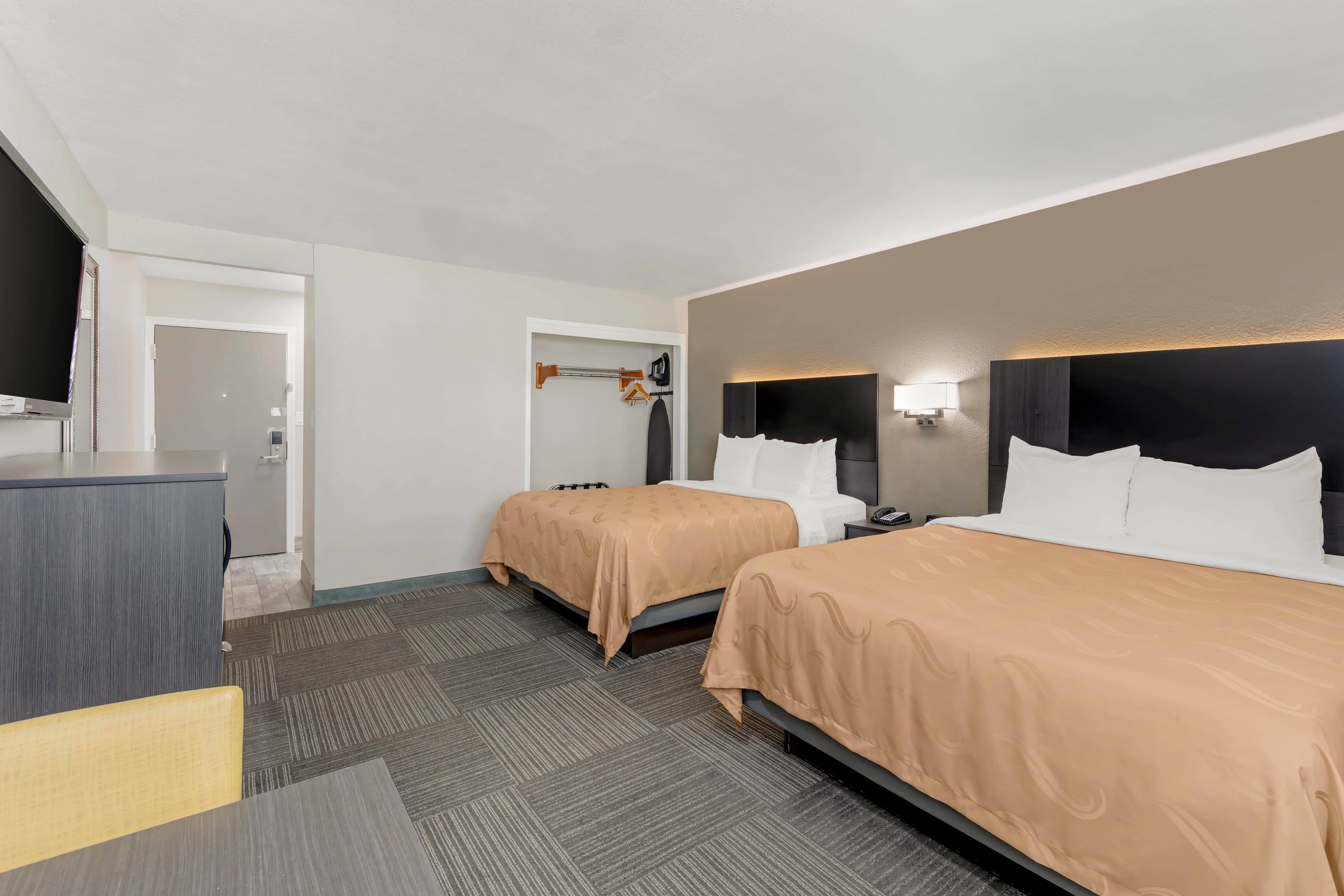 Quality Inn Kettleman City near Hwy 41 — 20