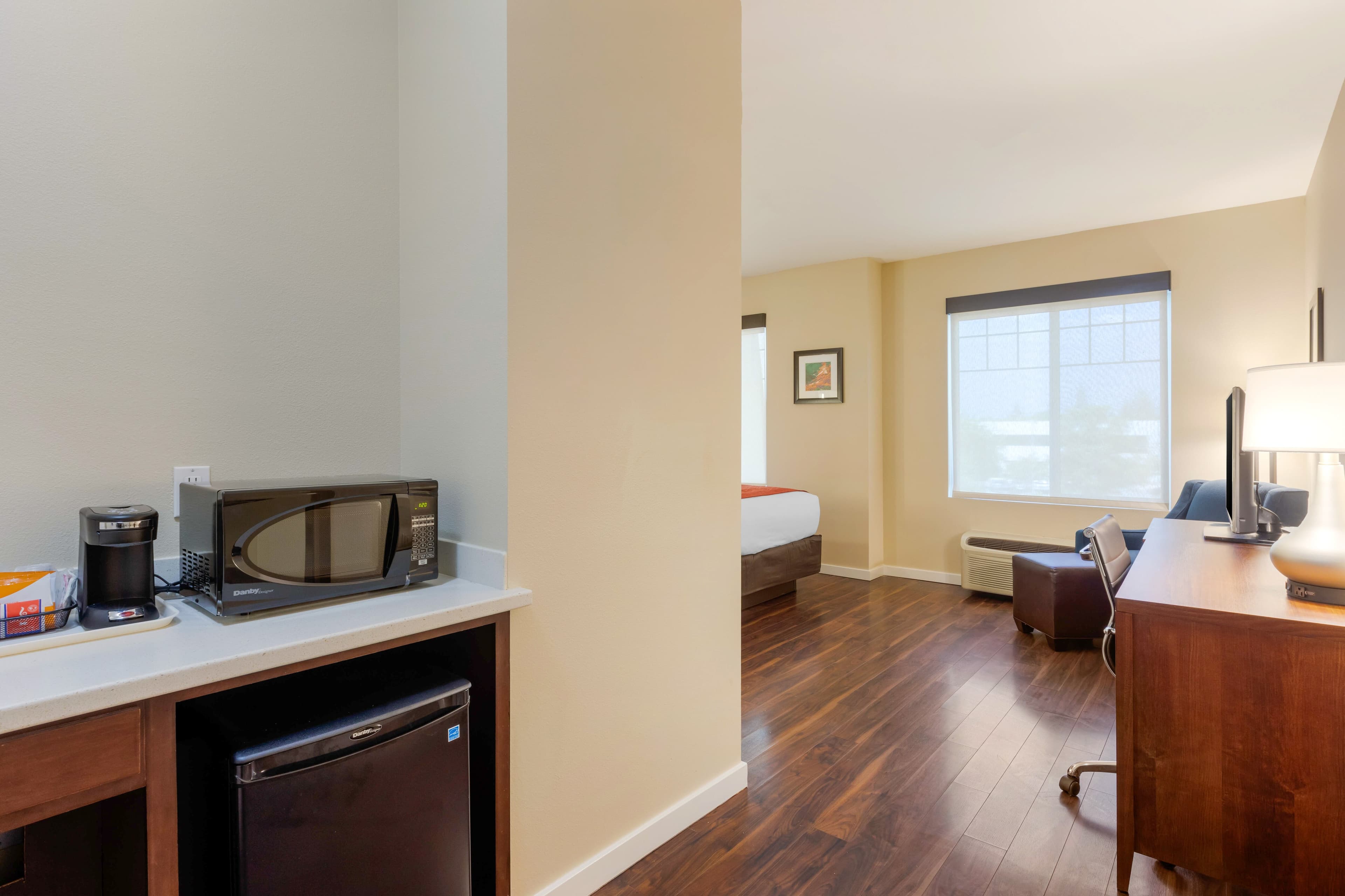 Comfort Inn & Suites Near Ontario Airport — 10