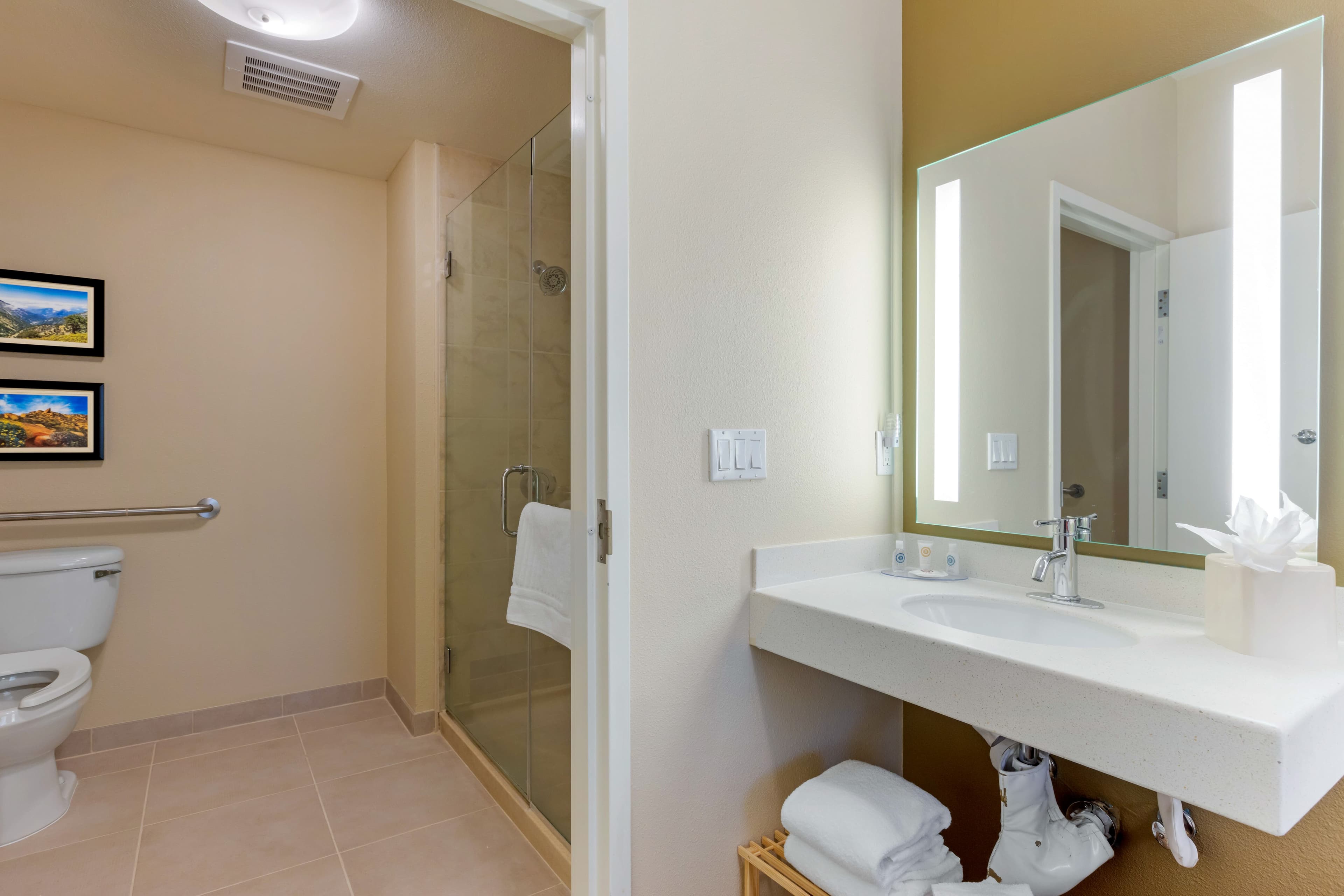 Comfort Inn & Suites Near Ontario Airport — 16