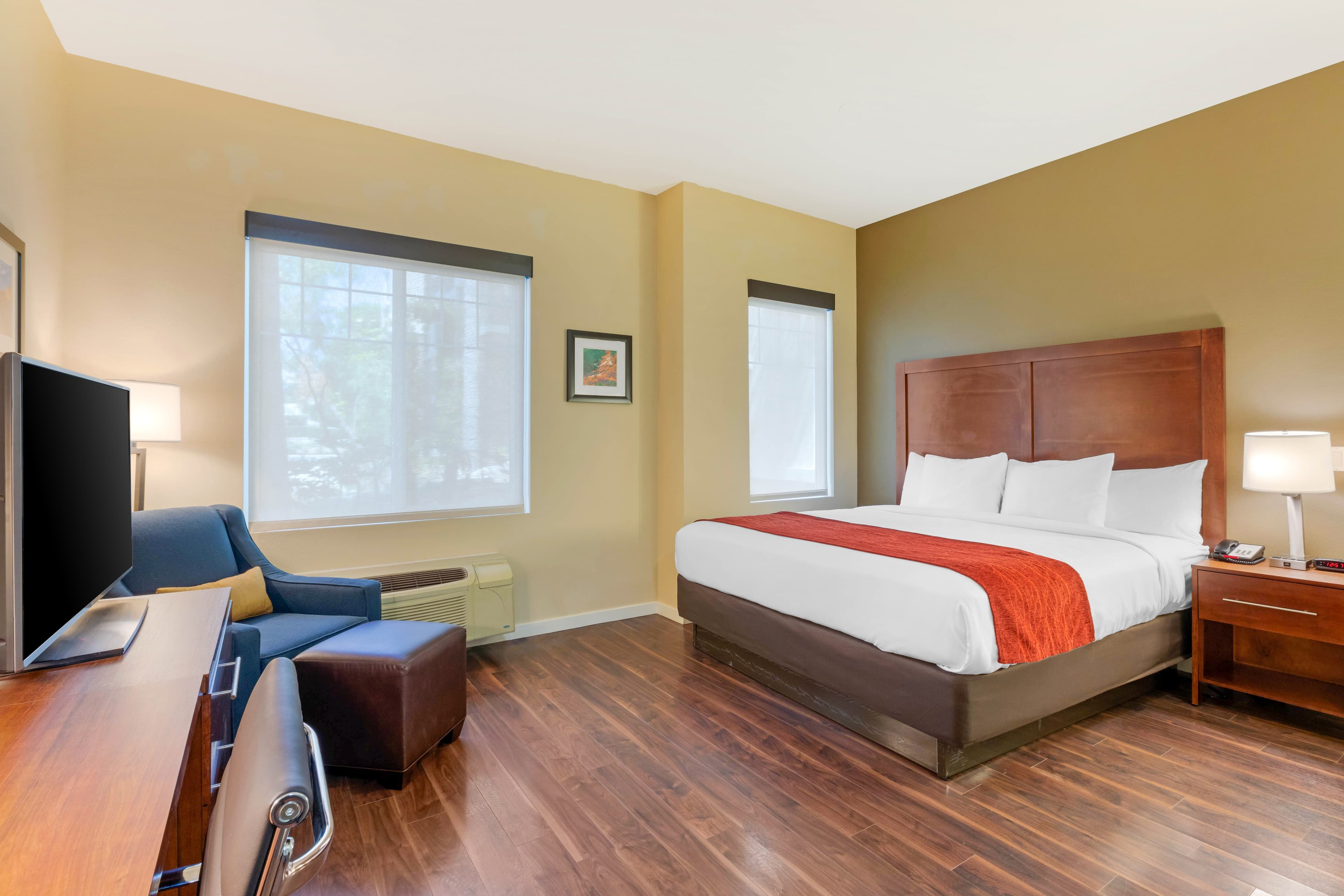 Comfort Inn & Suites Near Ontario Airport — 11