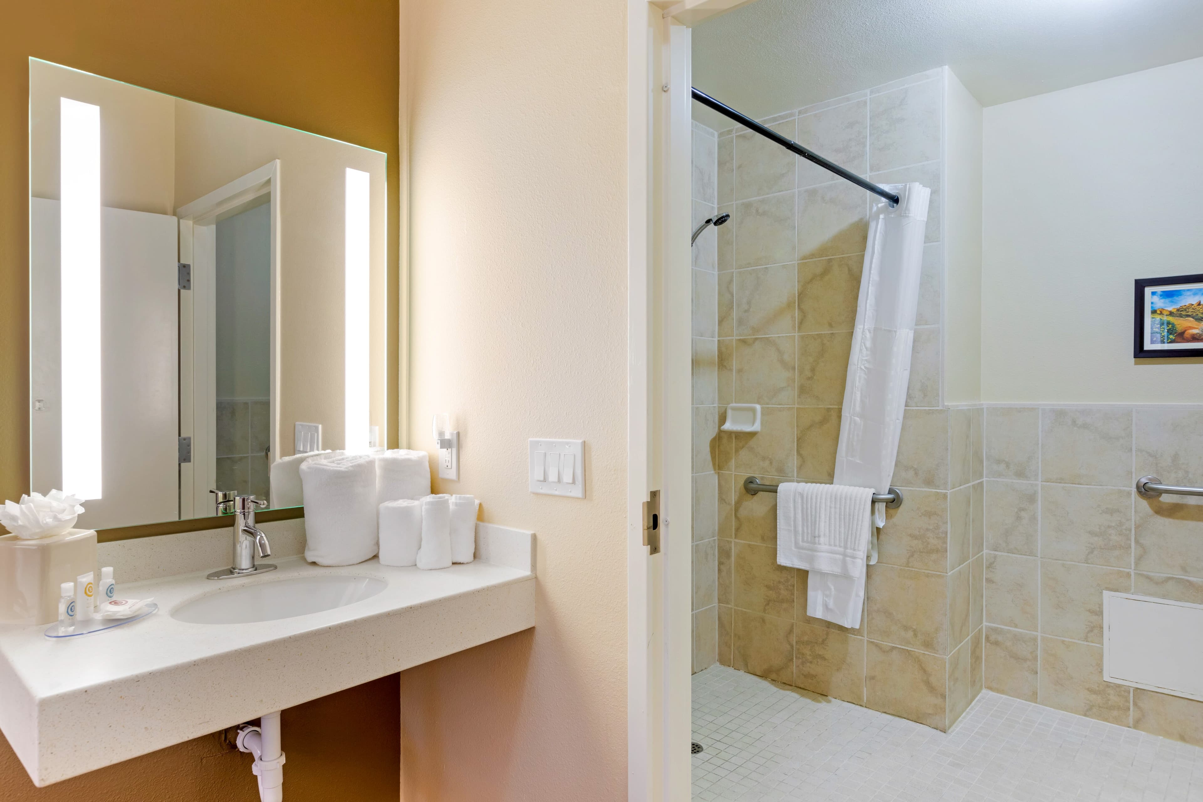 Comfort Inn & Suites Near Ontario Airport — 14