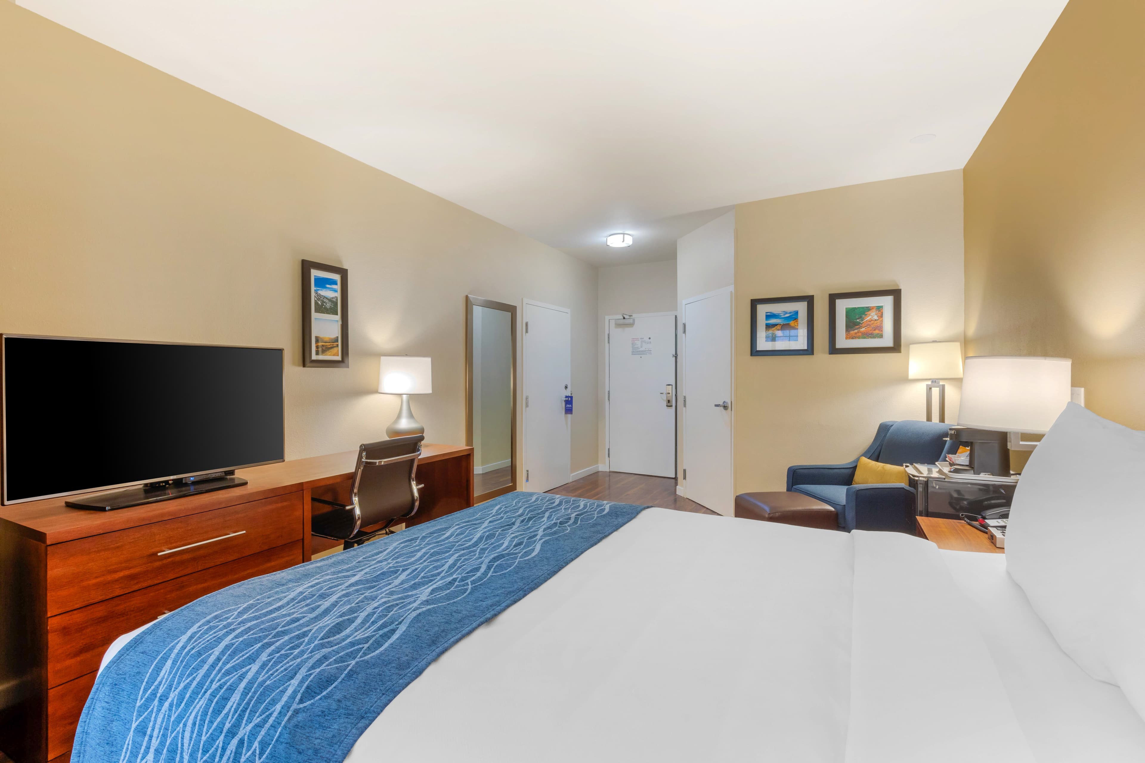 Comfort Inn & Suites Near Ontario Airport — 19