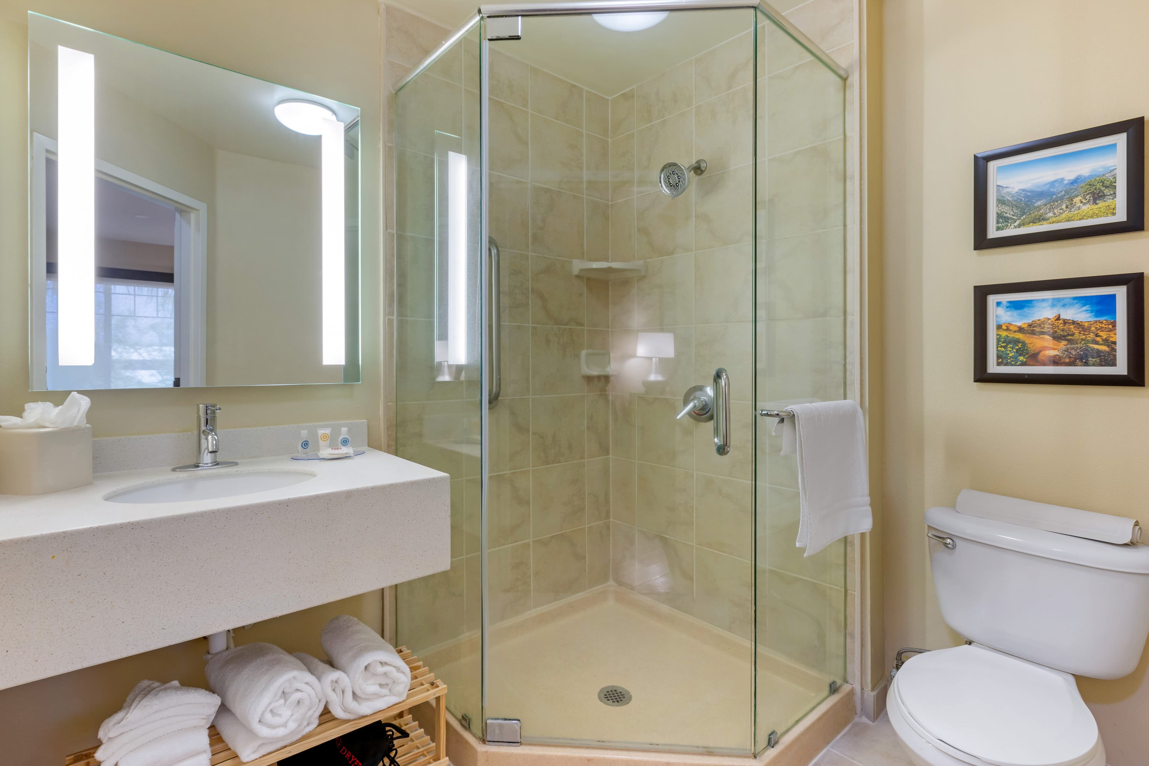 Comfort Inn & Suites Near Ontario Airport — 20