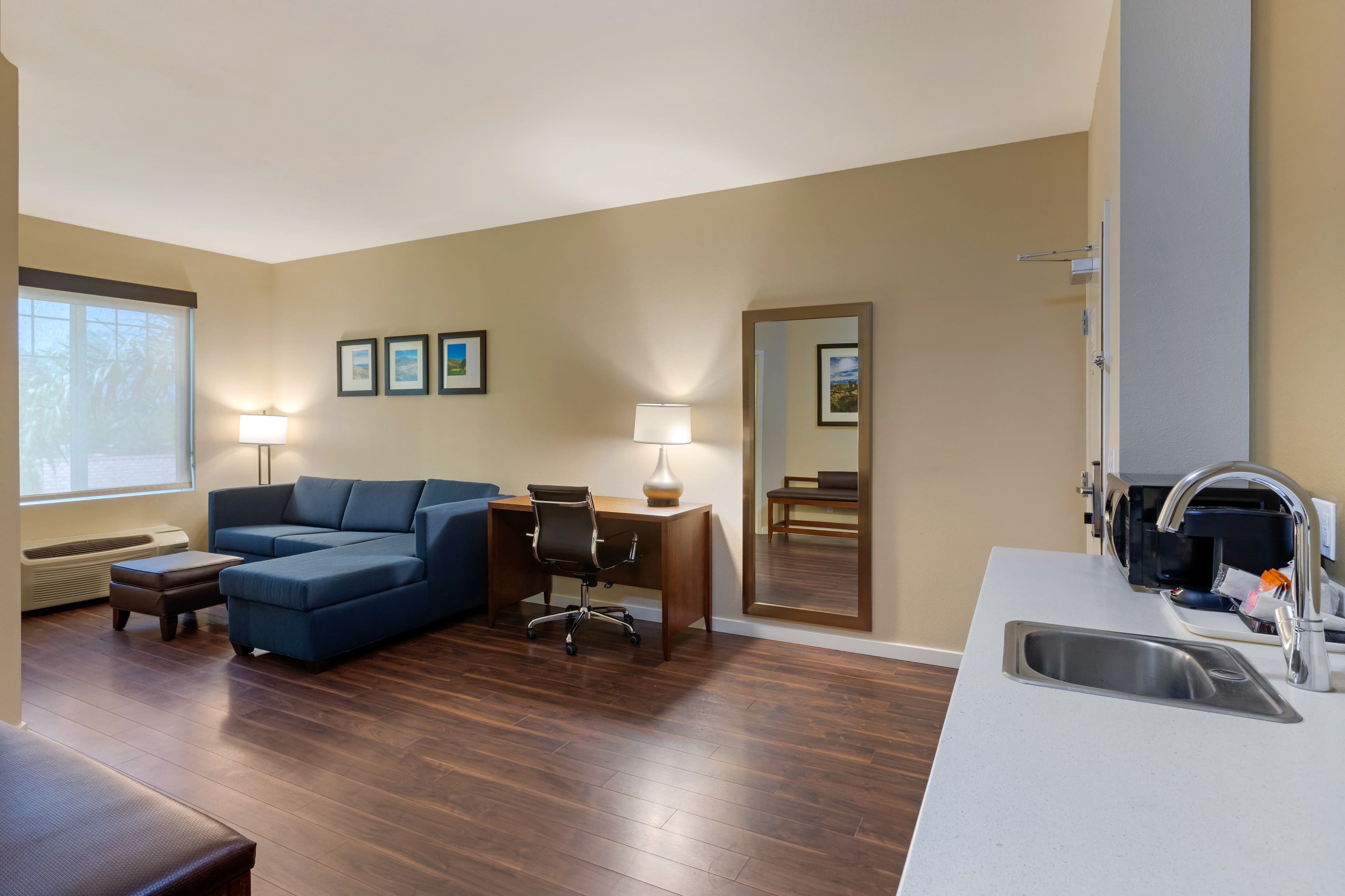 Comfort Inn & Suites Near Ontario Airport — 28