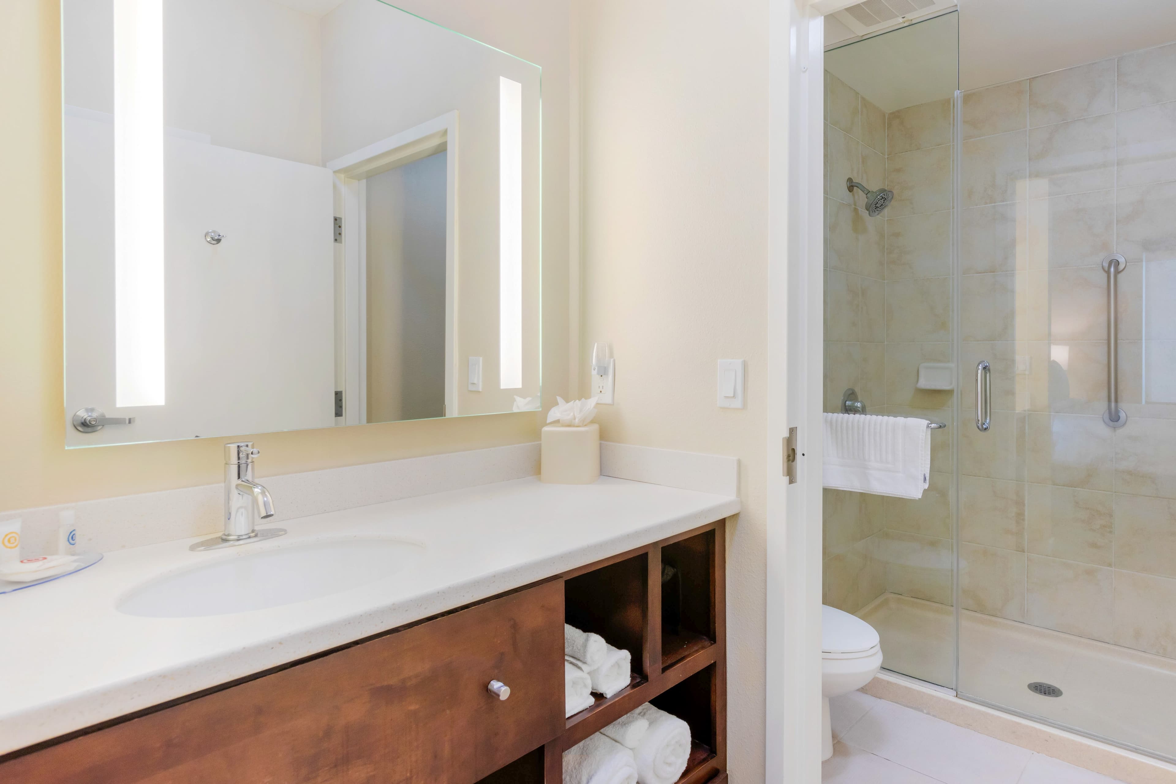 Comfort Inn & Suites Near Ontario Airport — 7