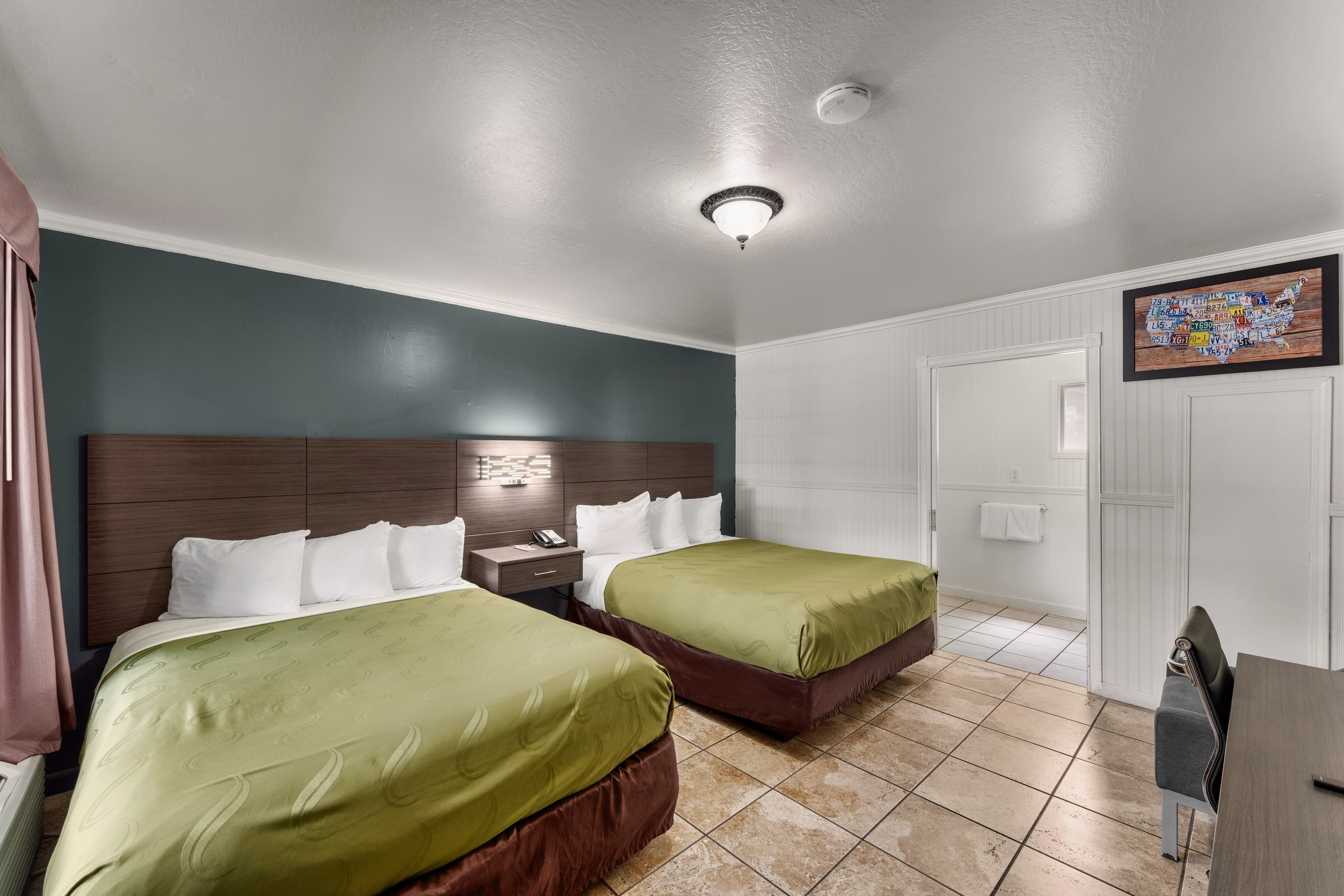 Econo Lodge Inn & Suites Heavenly Village Area — 12