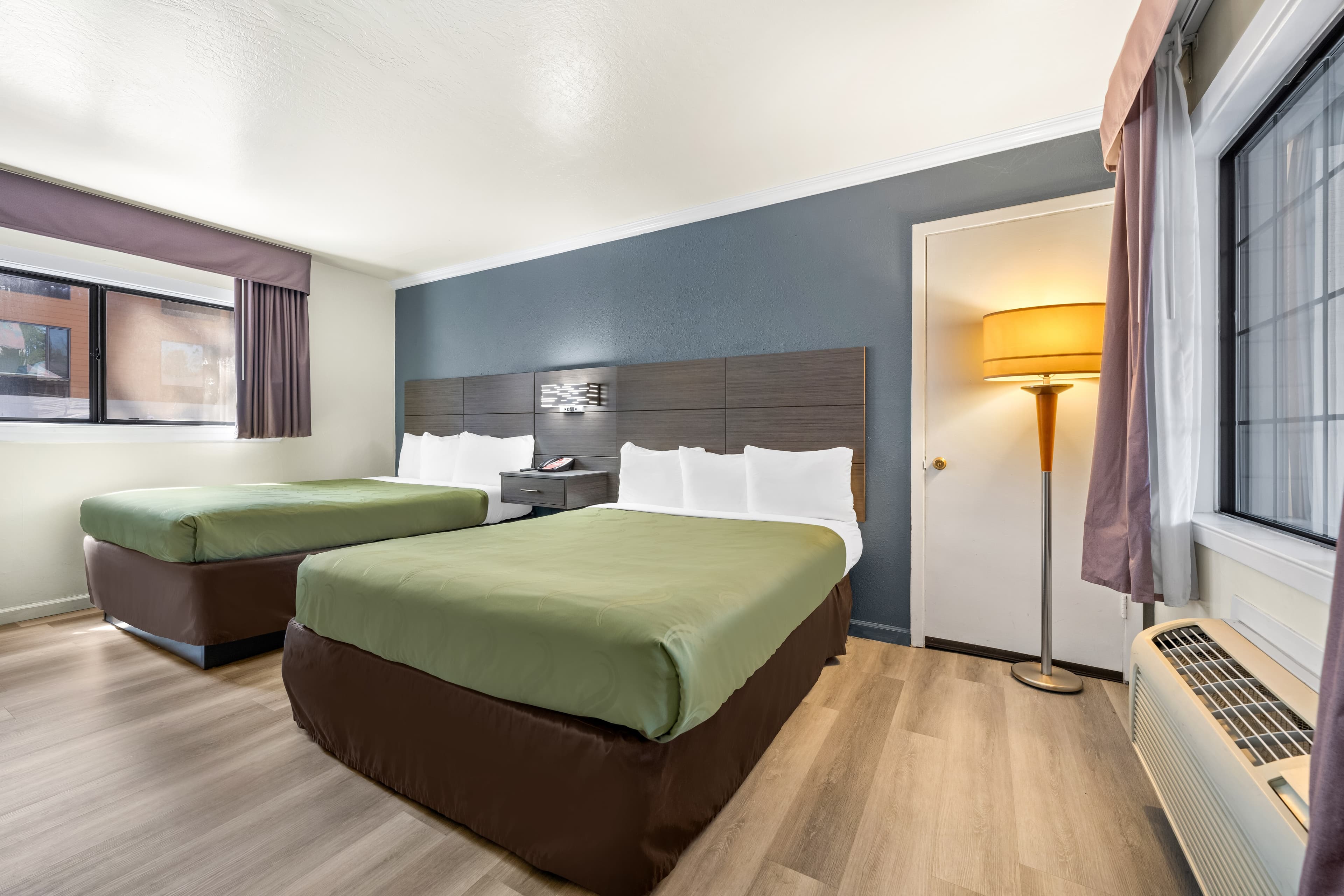 Econo Lodge Inn & Suites Heavenly Village Area — 34