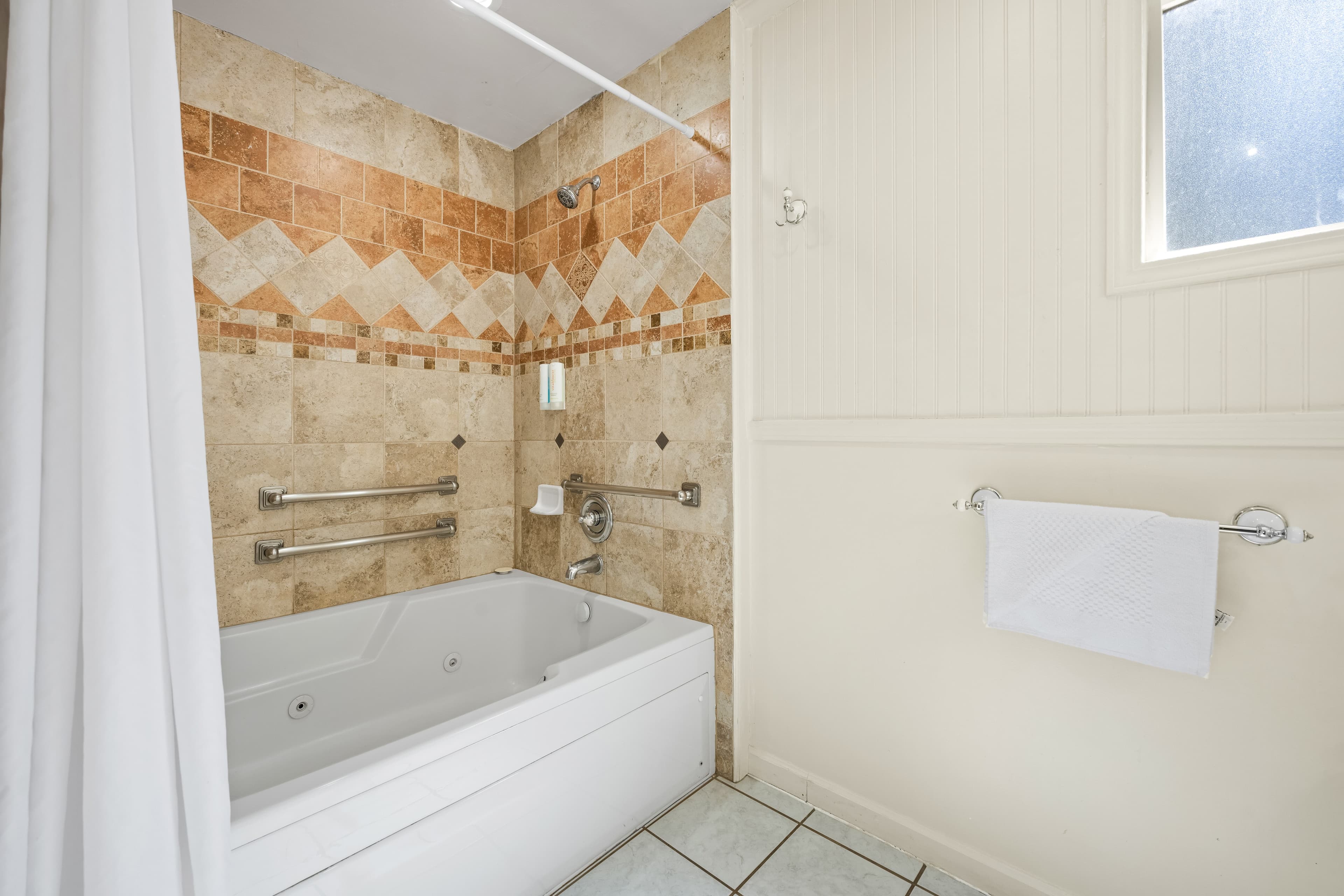 Econo Lodge Inn & Suites Heavenly Village Area — 40