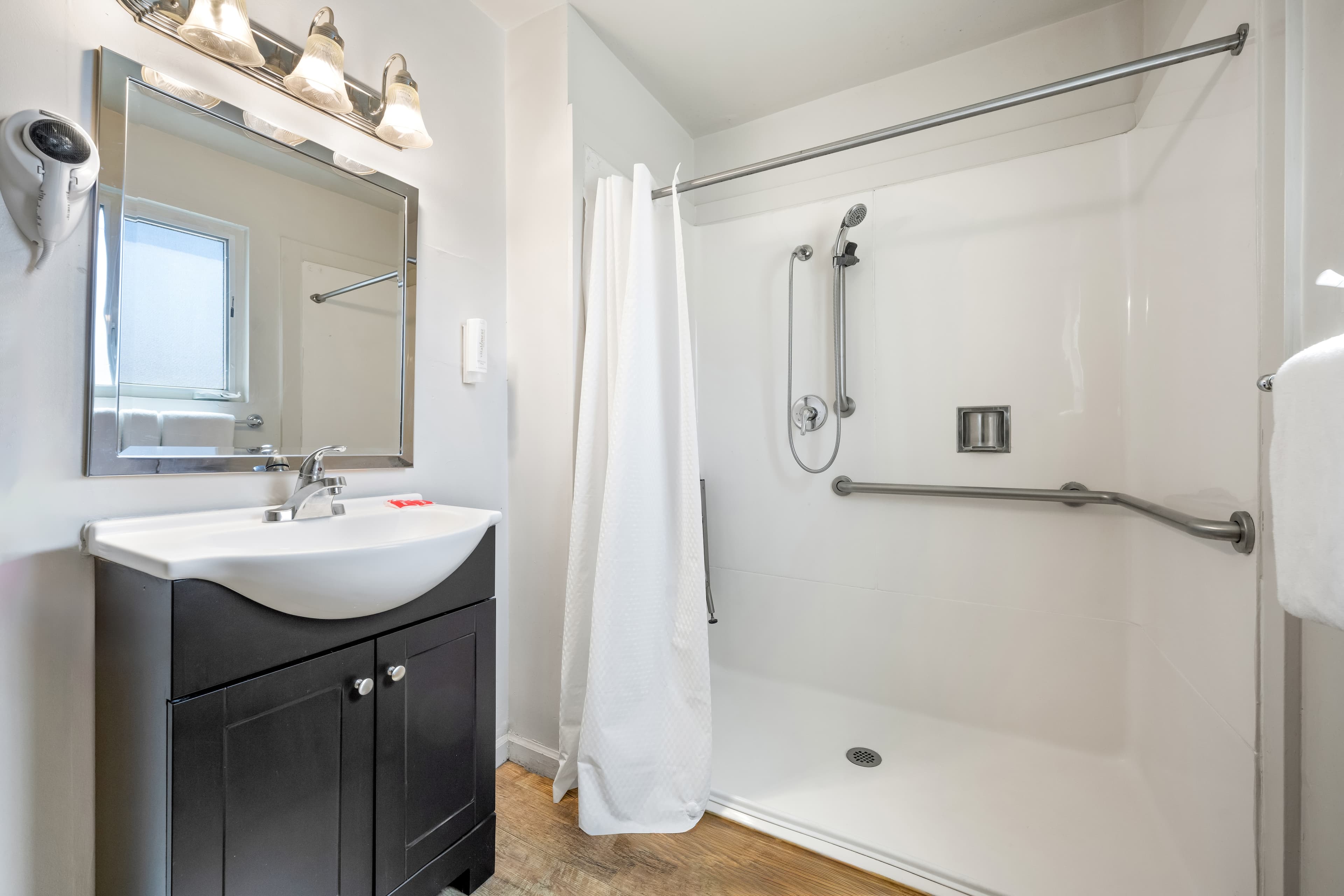 Econo Lodge Inn & Suites Heavenly Village Area — 23