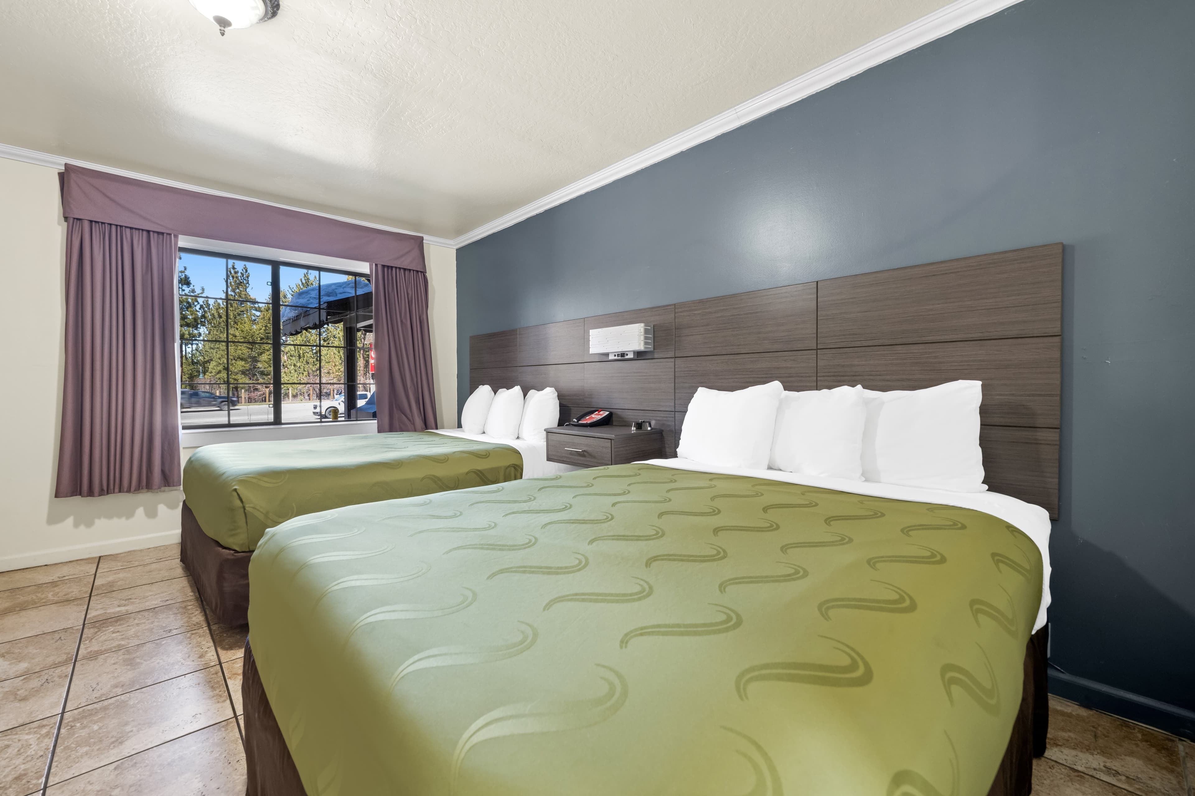 Econo Lodge Inn & Suites Heavenly Village Area — 24
