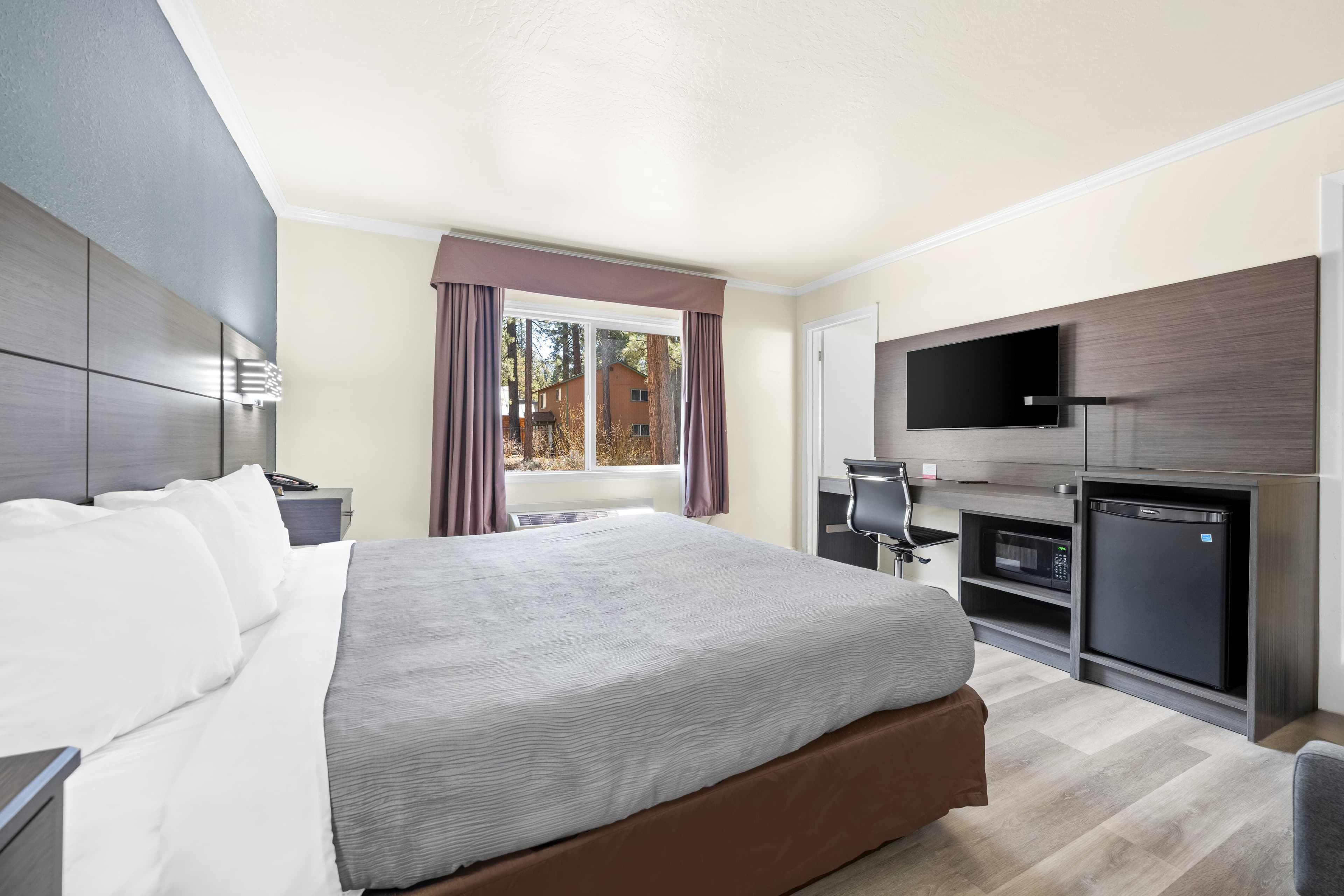 Econo Lodge Inn & Suites Heavenly Village Area — 26