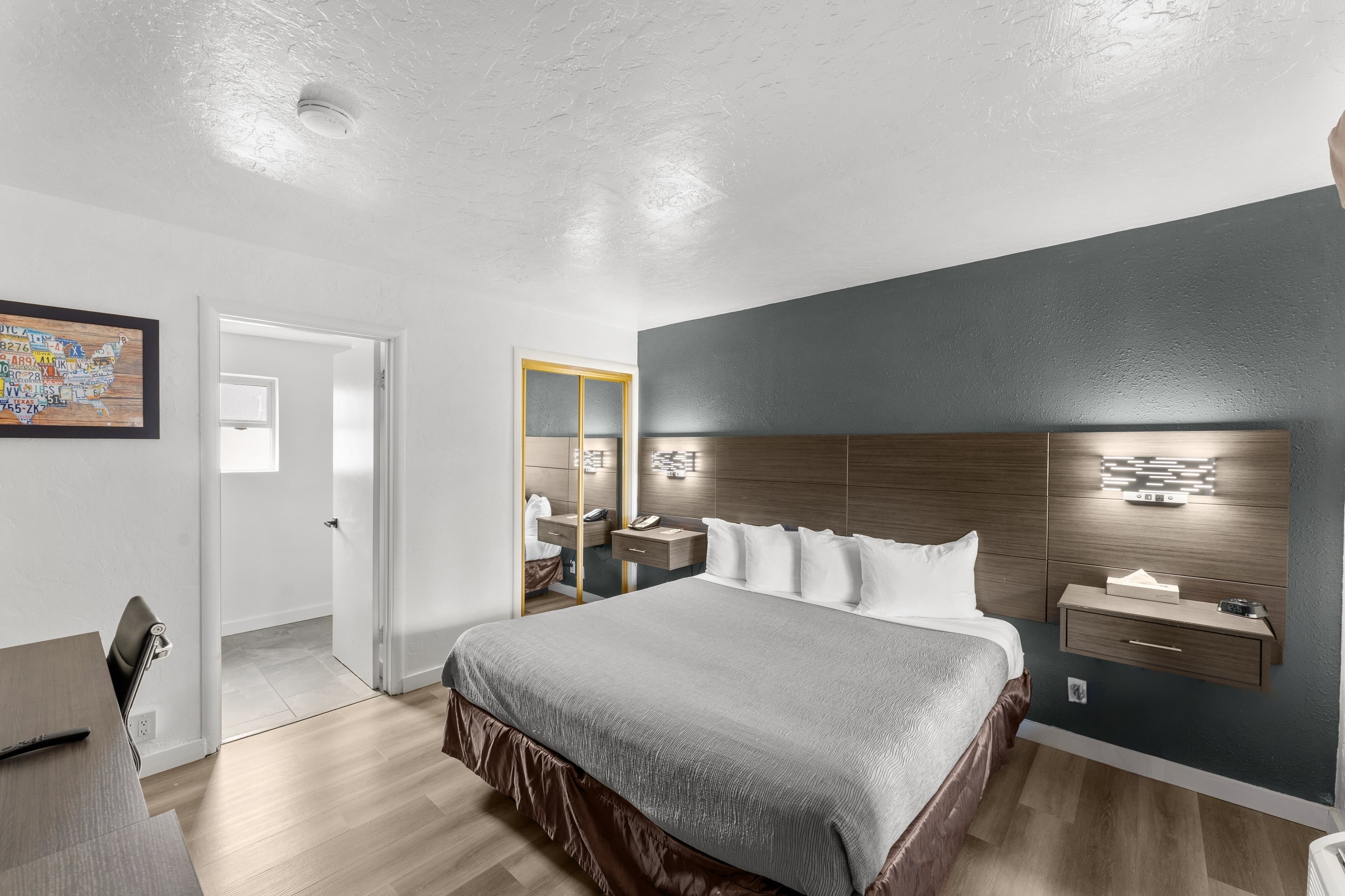 Econo Lodge Inn & Suites Heavenly Village Area — 15