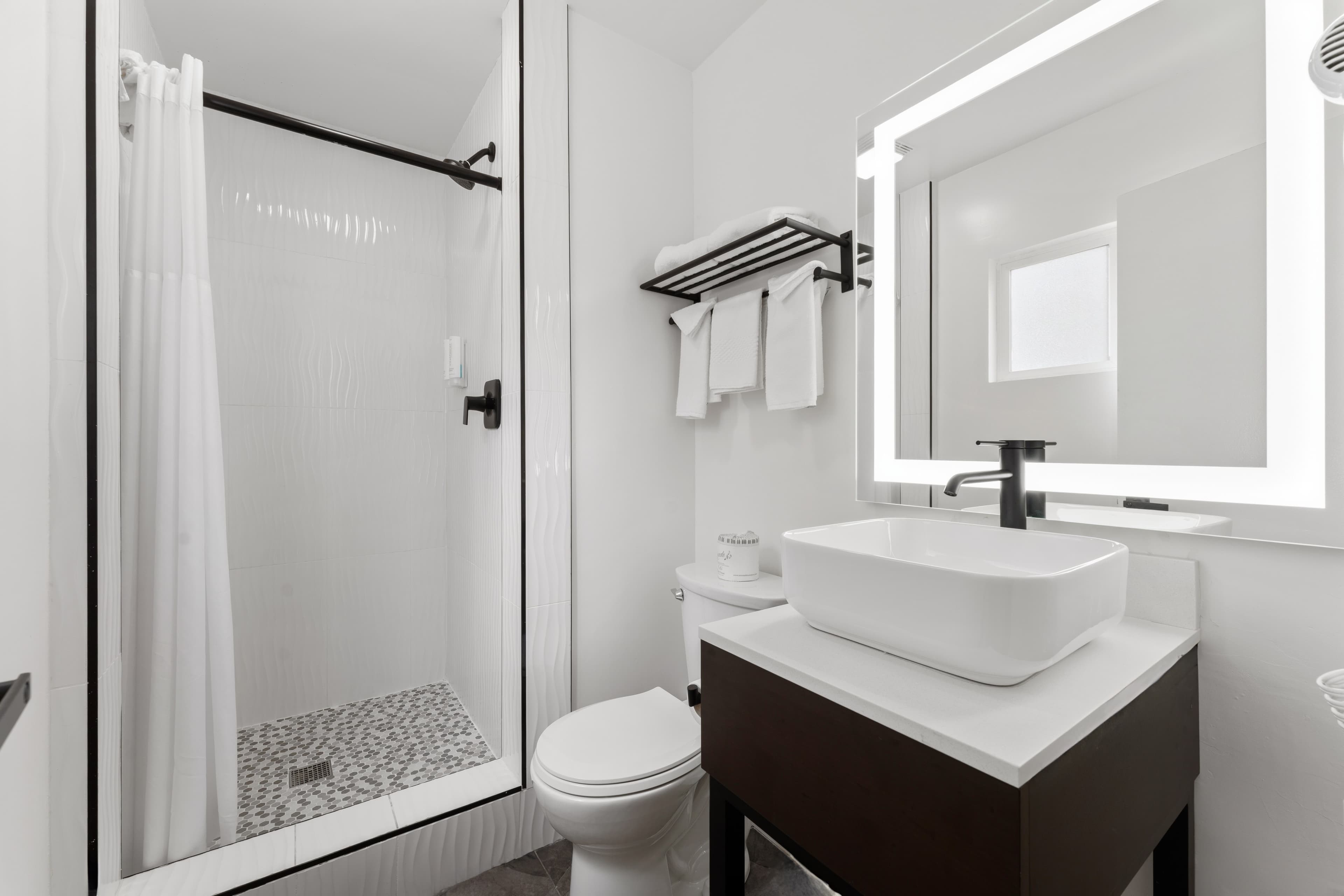 Econo Lodge Inn & Suites Heavenly Village Area — 16
