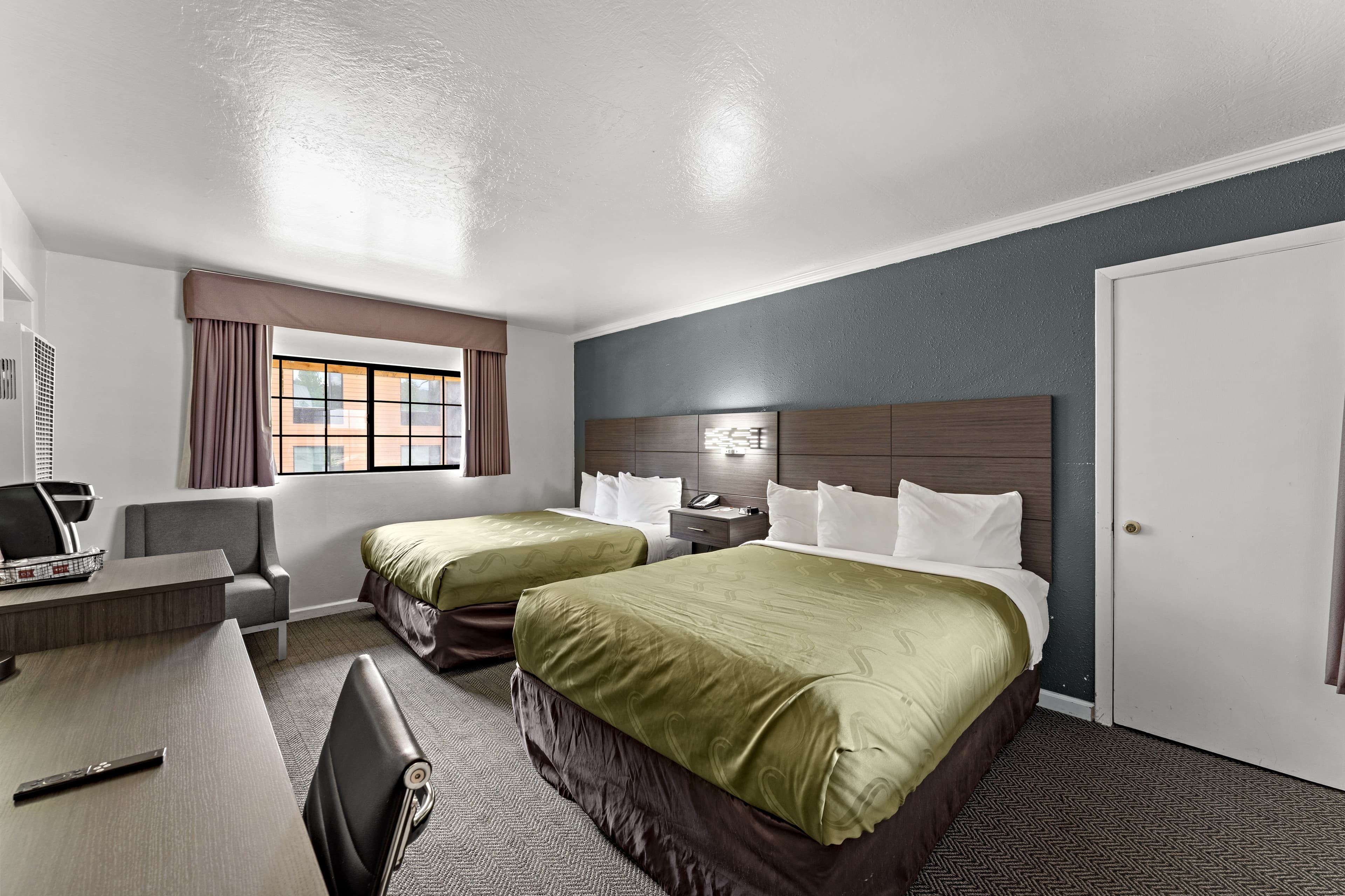 Econo Lodge Inn & Suites Heavenly Village Area — 17